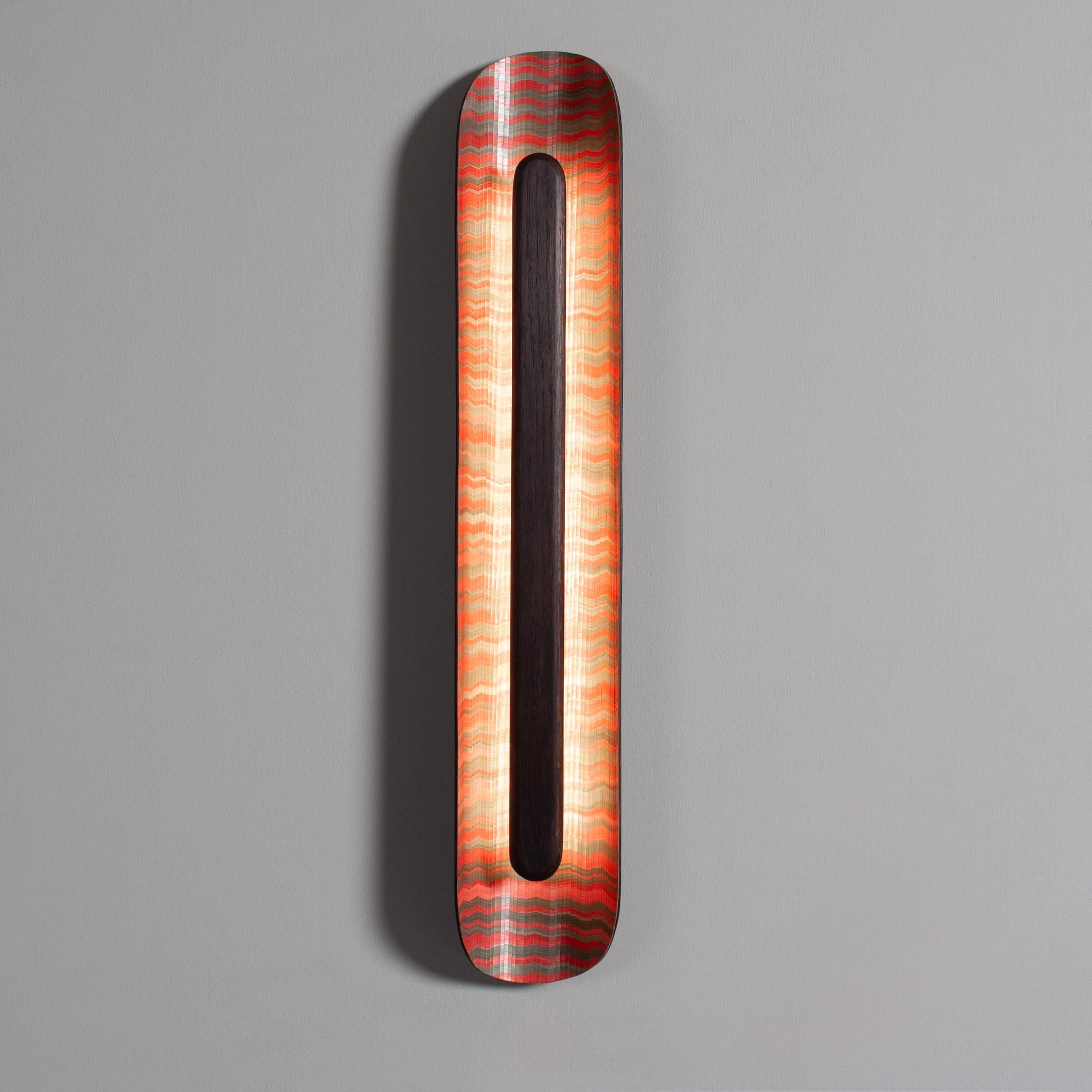Inglese Lampada da parete Sauron realizzata a mano, Marqueterie de paille in vendita