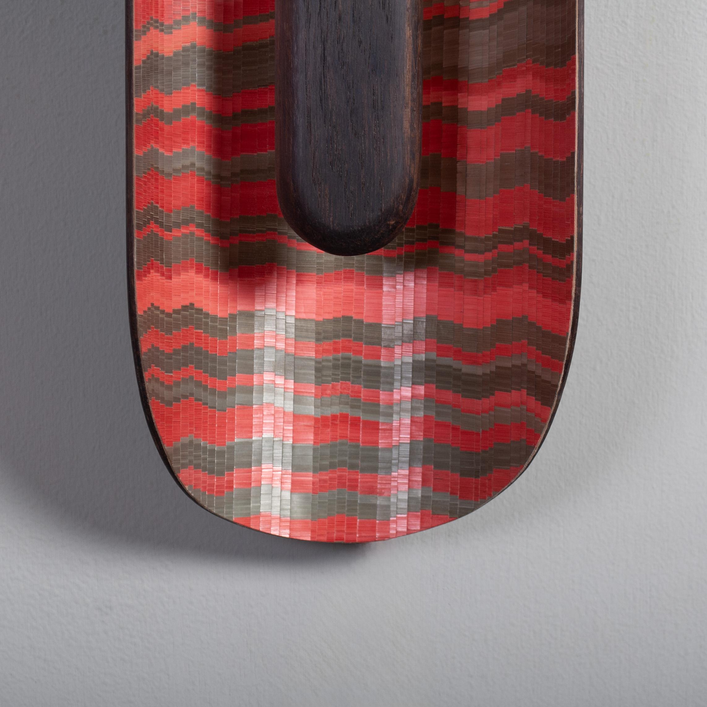 Lampada da parete Sauron realizzata a mano, Marqueterie de paille In condizioni Nuovo in vendita a London, GB