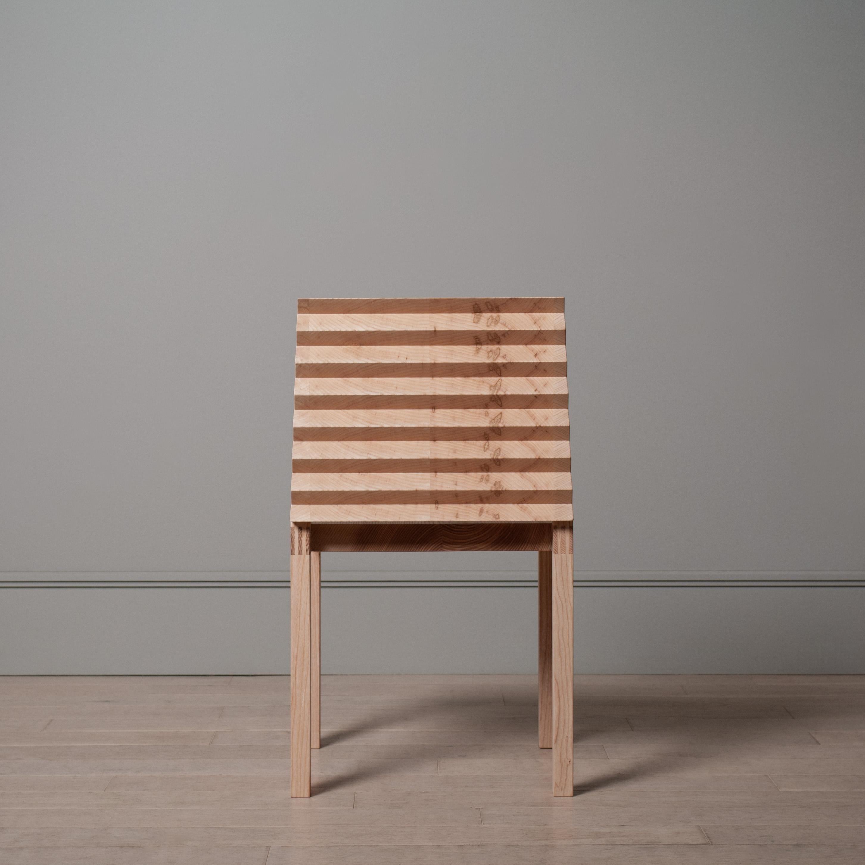 Inglese Handcrafted Sawtooth Dining Chair in vendita