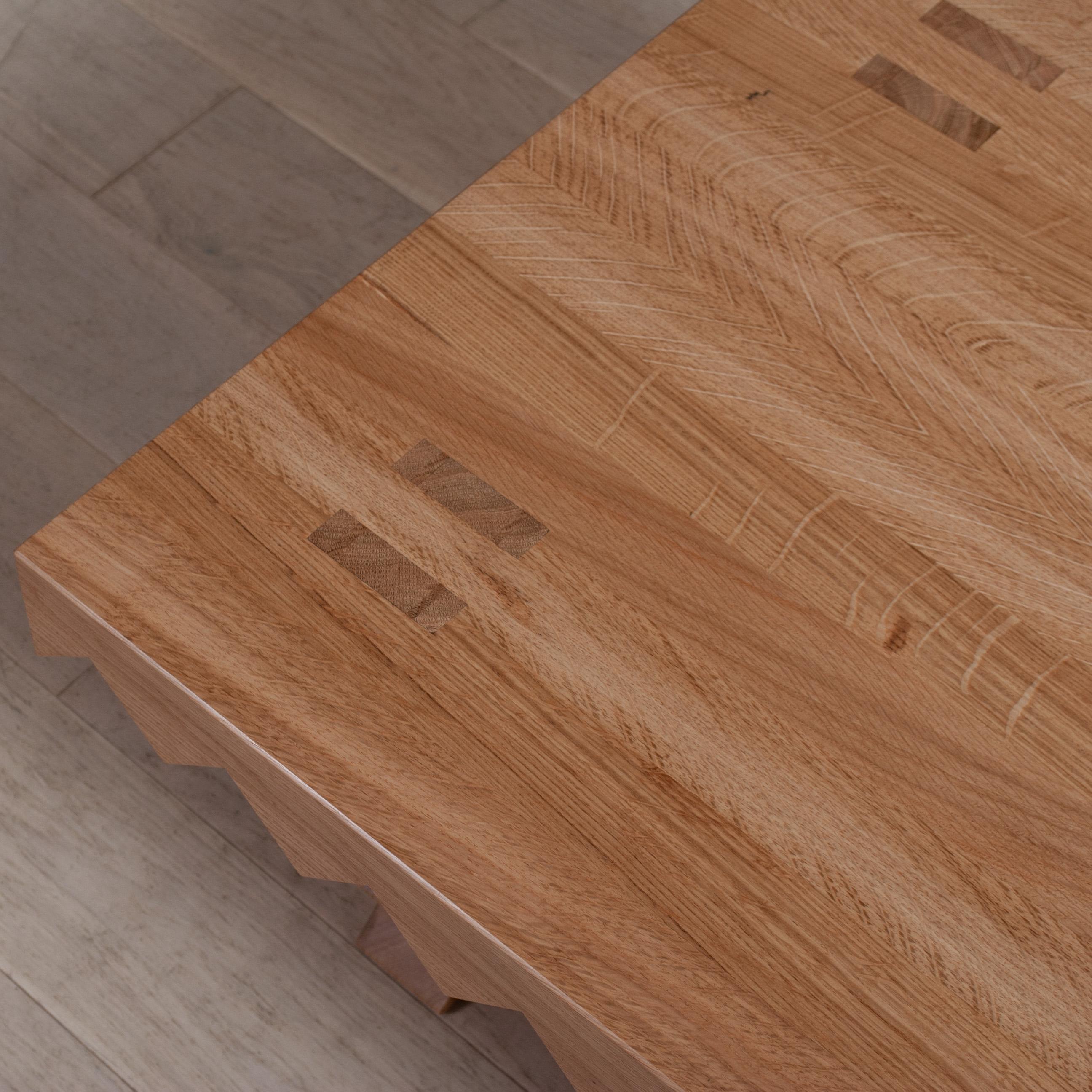 Table en dents de scie fabriquée à la main Neuf - En vente à London, GB