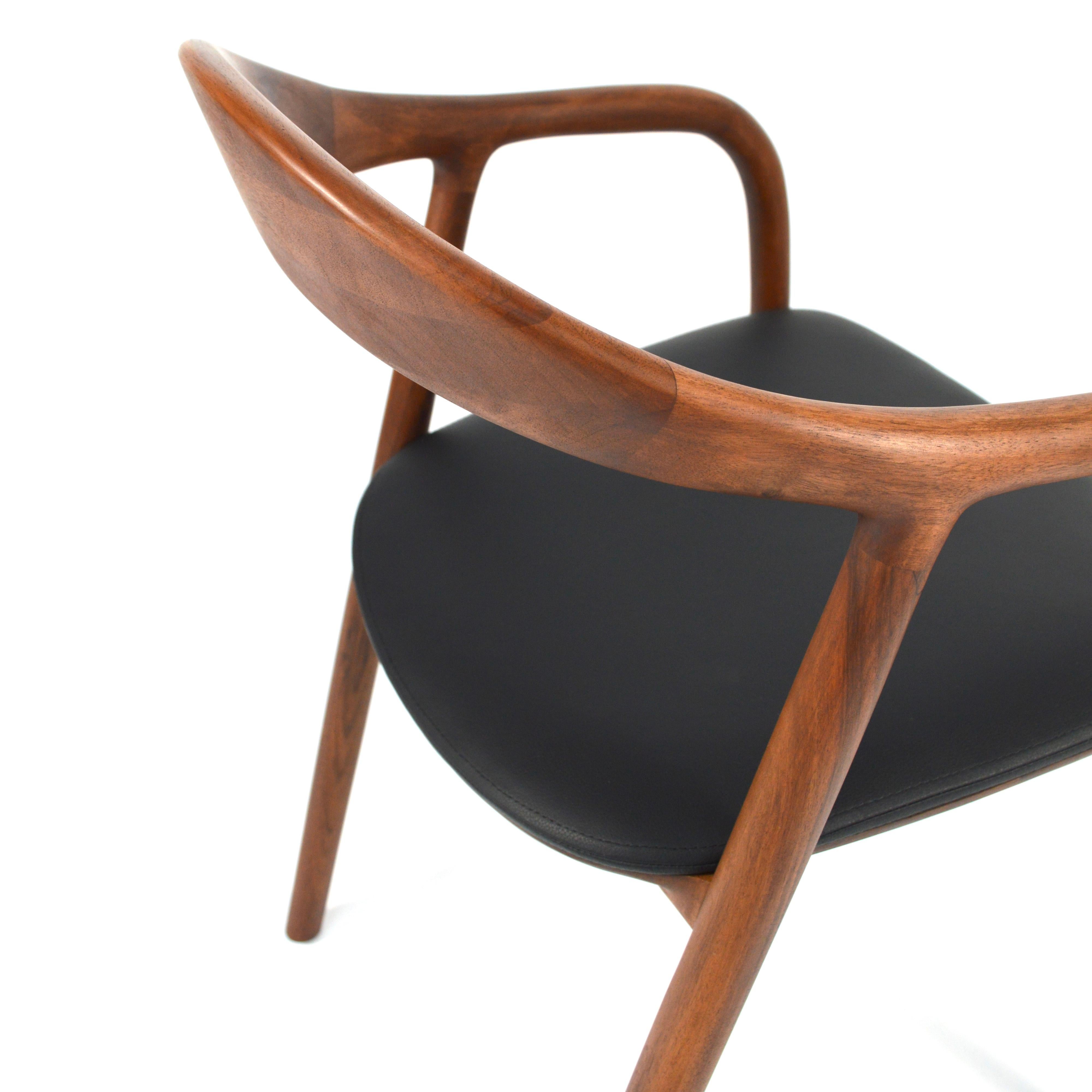Handcrafted Scandinavian Modern Dining Chairs in Solid Walnut Wood and Leather 12
