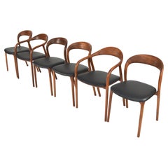 Handcrafted Scandinavian Modern Dining Chairs in Solid Walnut Wood and Leather