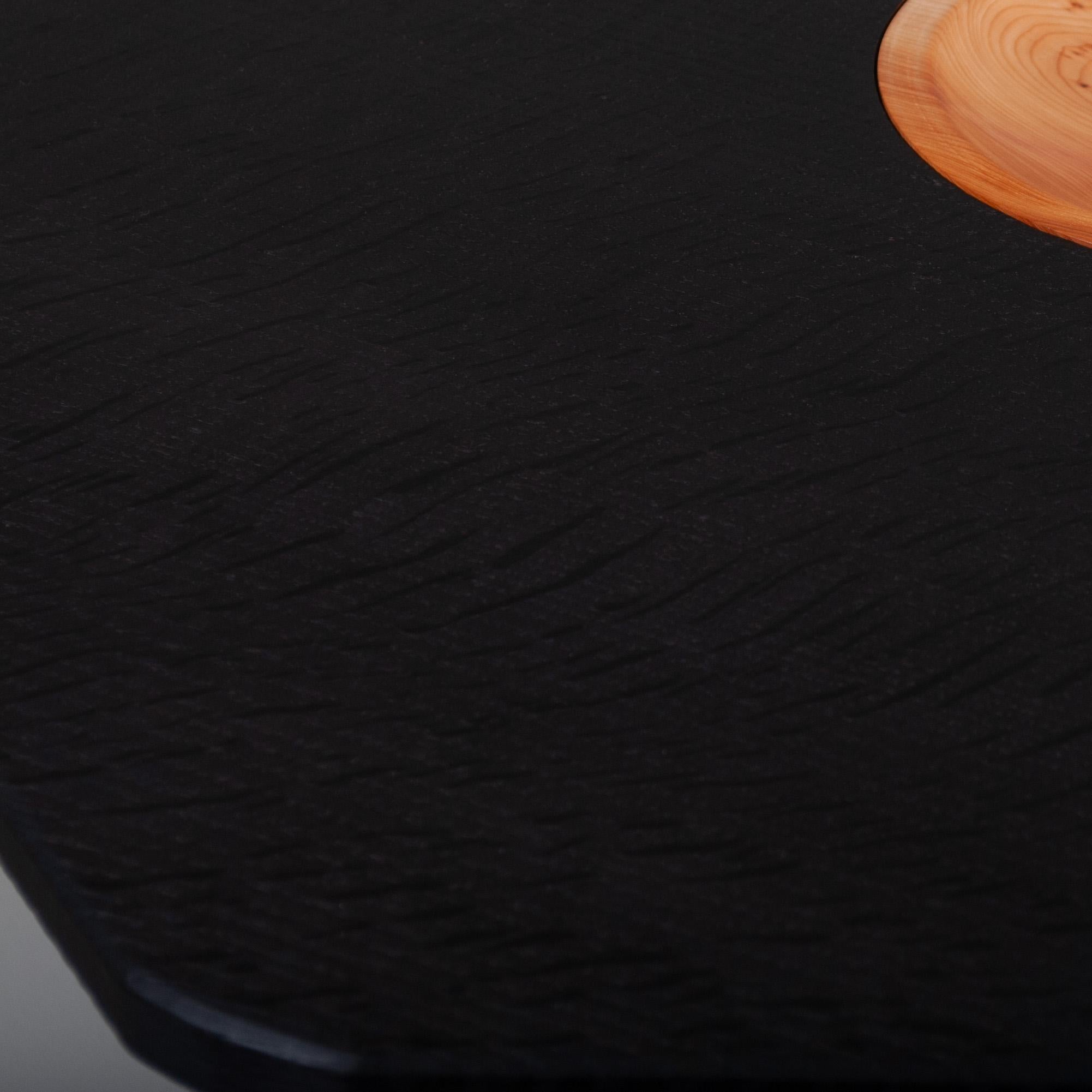 Chêne Table centrale en chêne noir et if, fabriquée à la main en vente