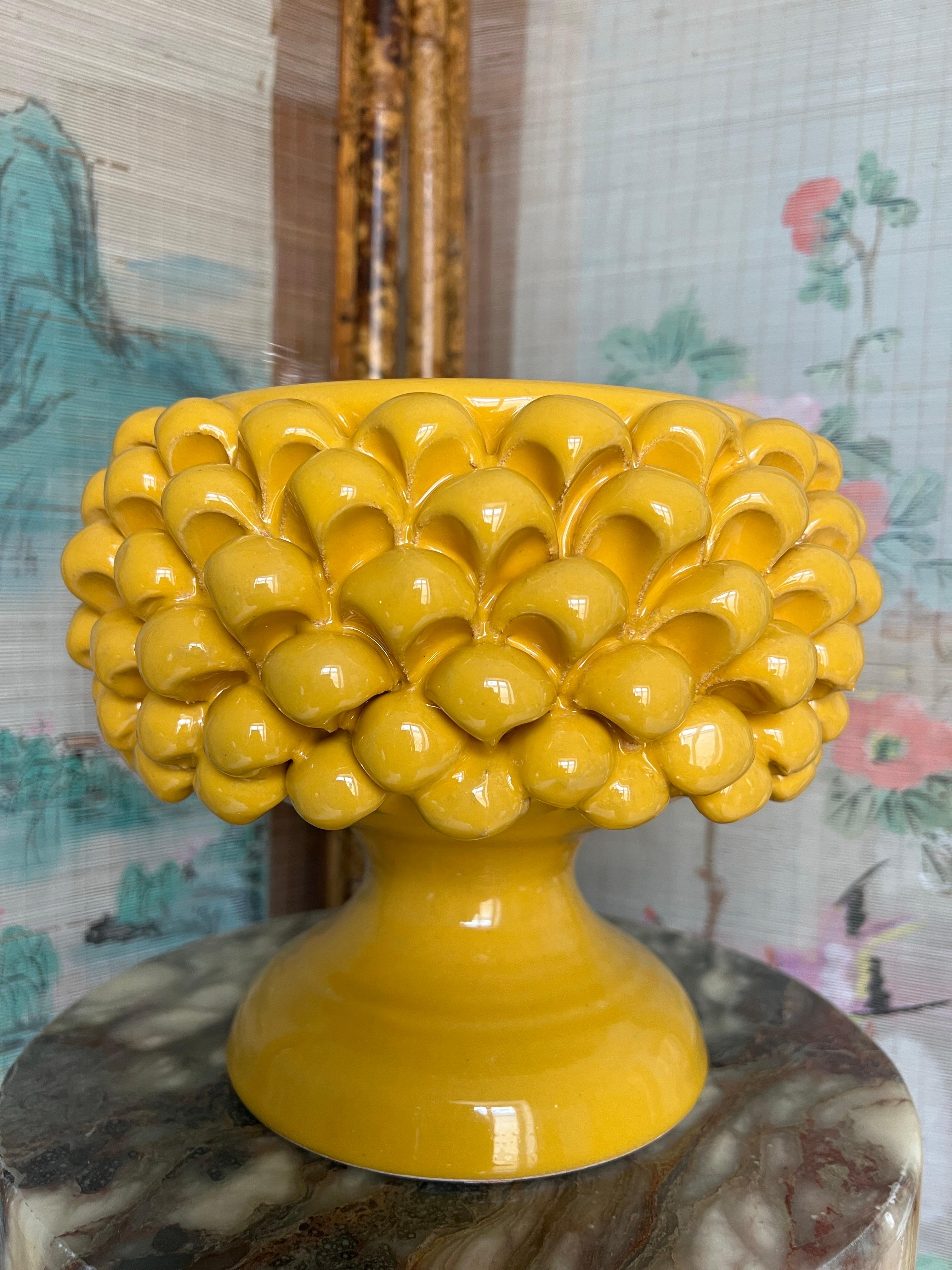 Bol centre de table en céramique sicilienne fabriqué à la main en vente 4
