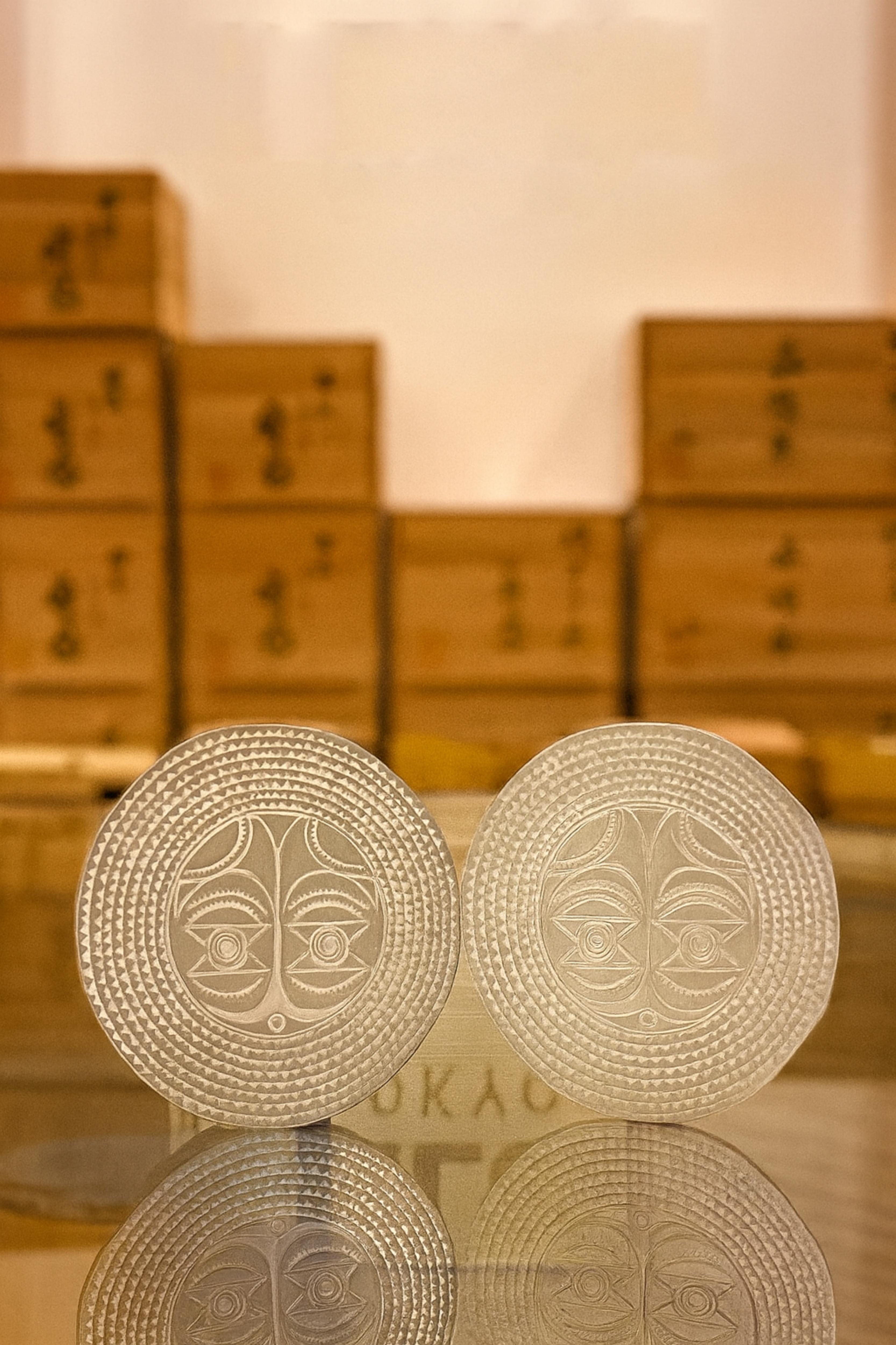 Handgefertigter Silberohrring, 92,5% Sterling, inspiriert von westafrikanischen Masken im Angebot 5