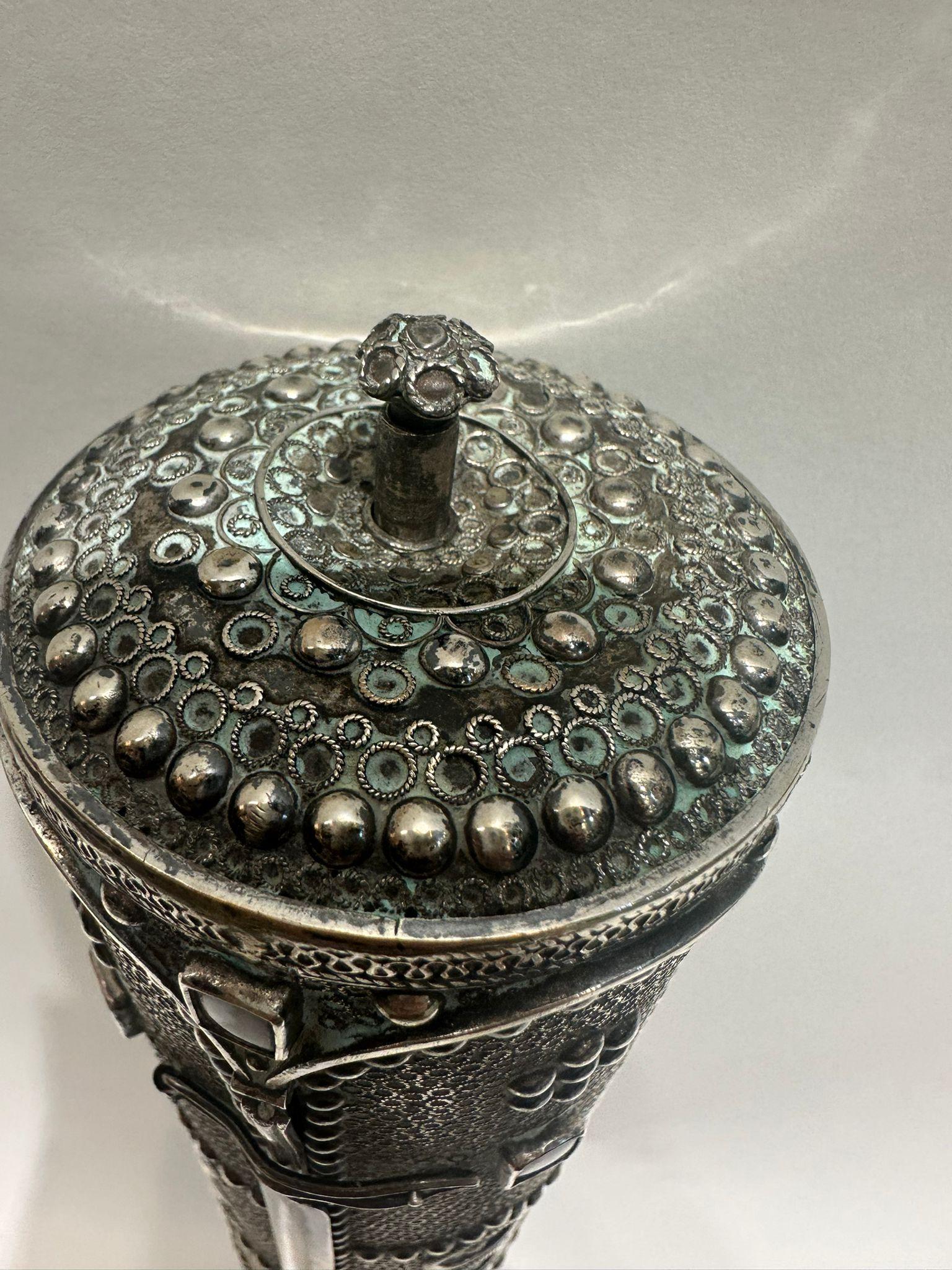 Astuccio per Megillah Esther in argento con filigrana e pietre preziose, realizzato a mano da I.M. Fain In condizioni ottime in vendita a New York, NY