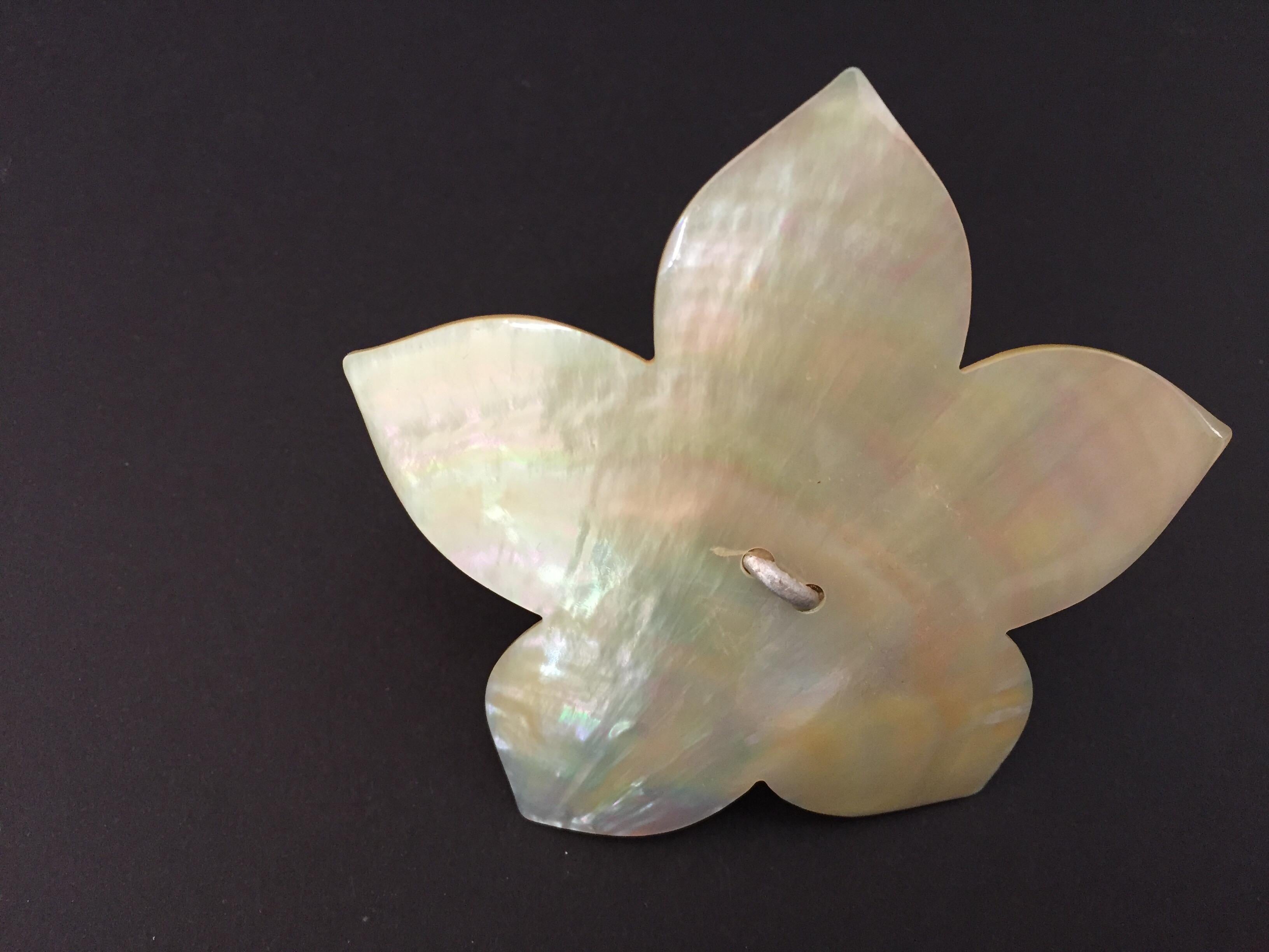 Late 20th Century Handcrafted Six Napkin Rings in Natural Capiz Pearl Shell Flower Star Shape For Sale