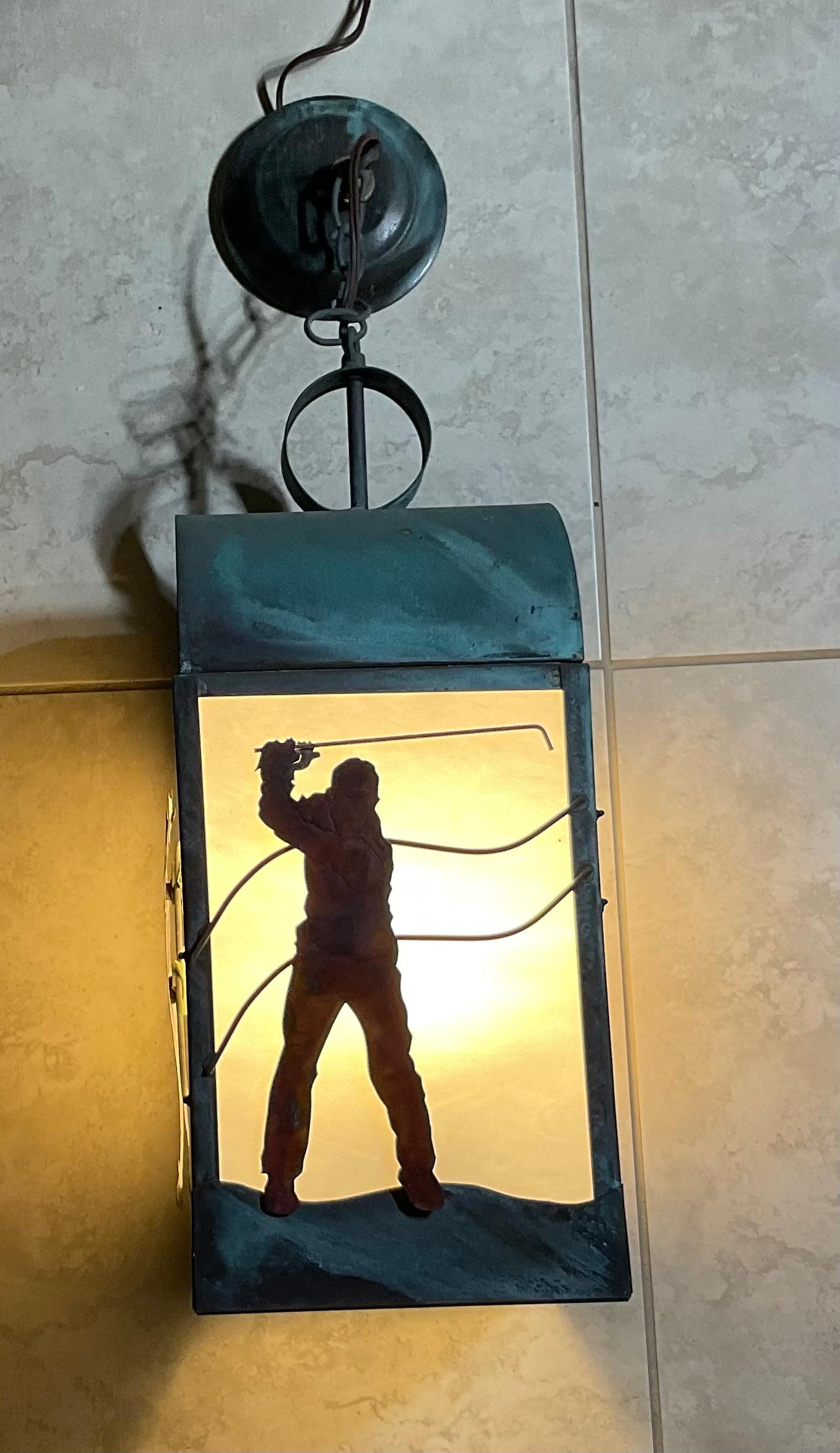 Lanterne suspendue artisanale en cuivre massif avec silhouette unique de golfeur 20x8x8 en vente 5