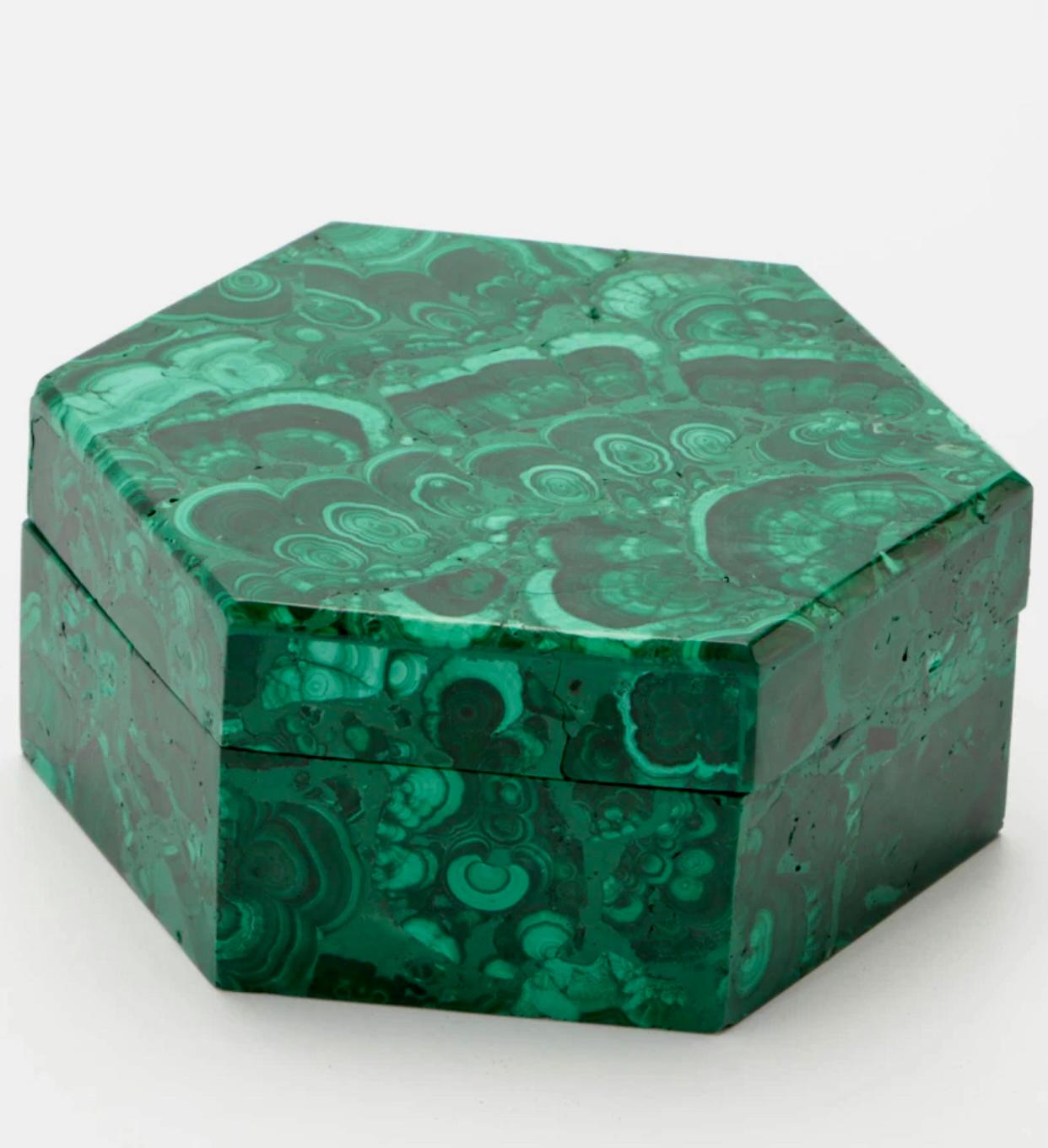 Mid-Century Modern Handcrafted Solid Malachite Hexagonal Lidded Box For Sale