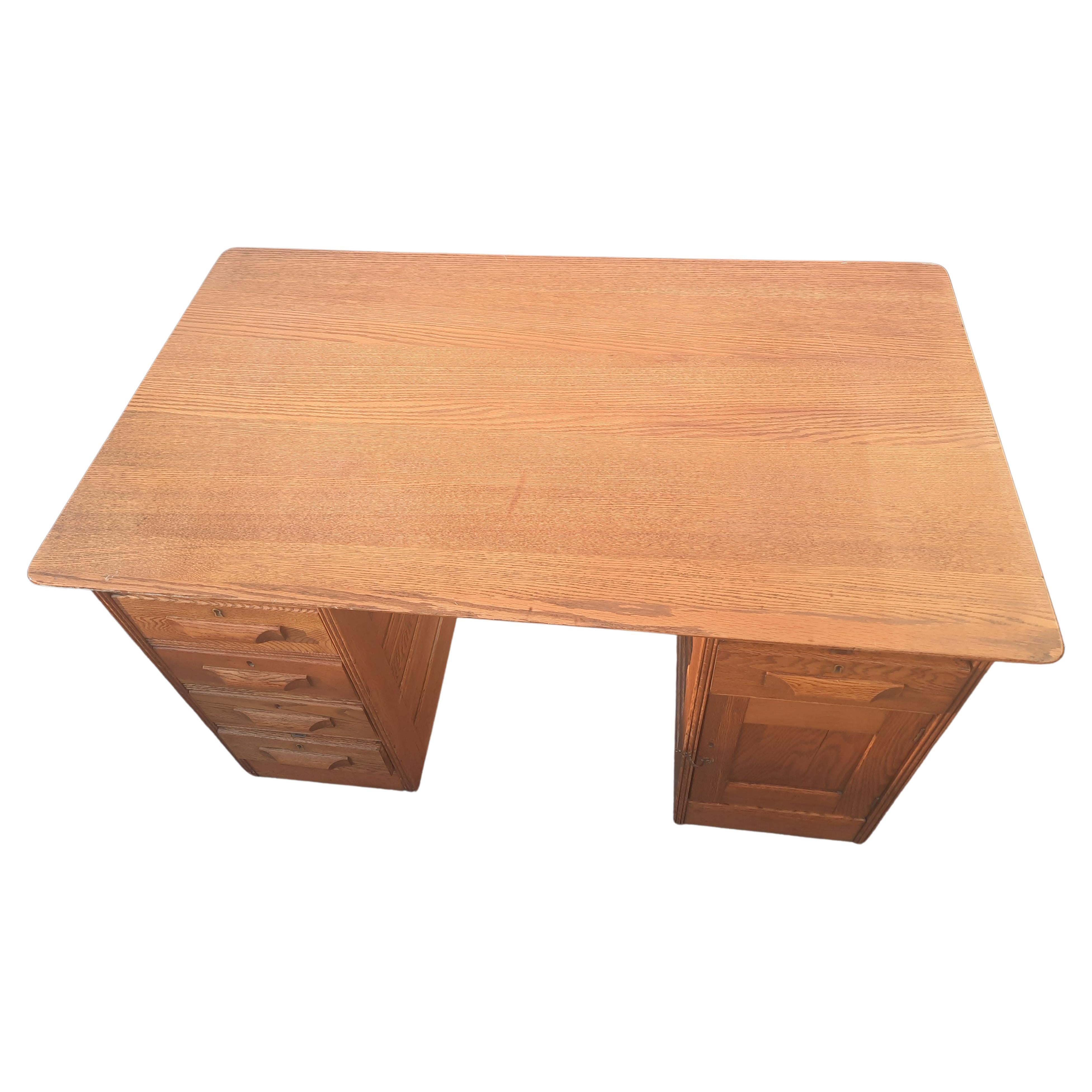 20th Century Handcrafted Solid Oak Partners Desk Writing Desk on Wheels, circa 1960 For Sale