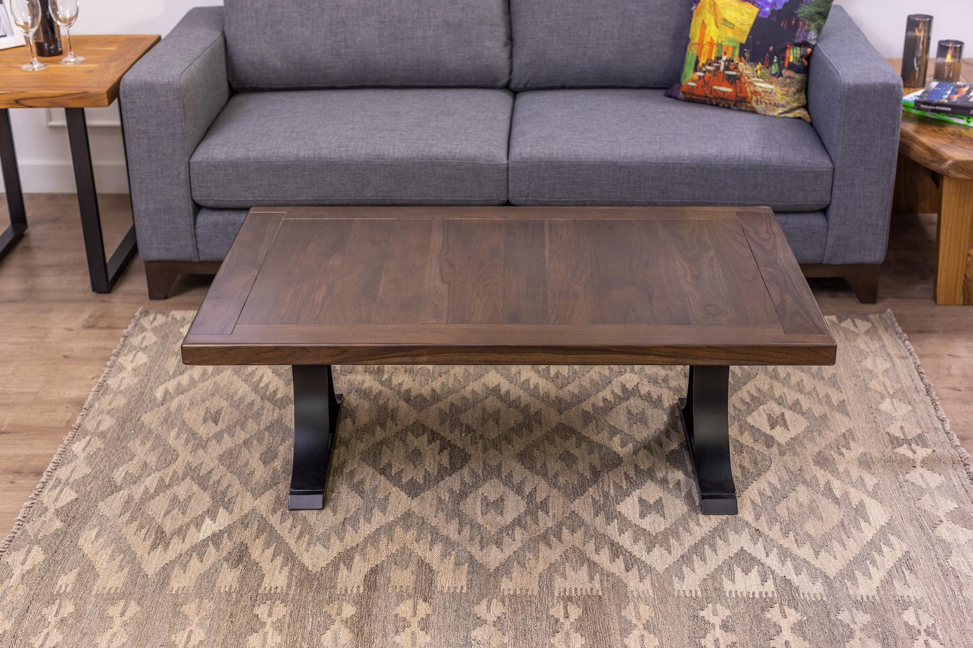 Teck massif fabriqué à la main  Table basse avec pieds en métal Neuf - En vente à Buffalo, WY