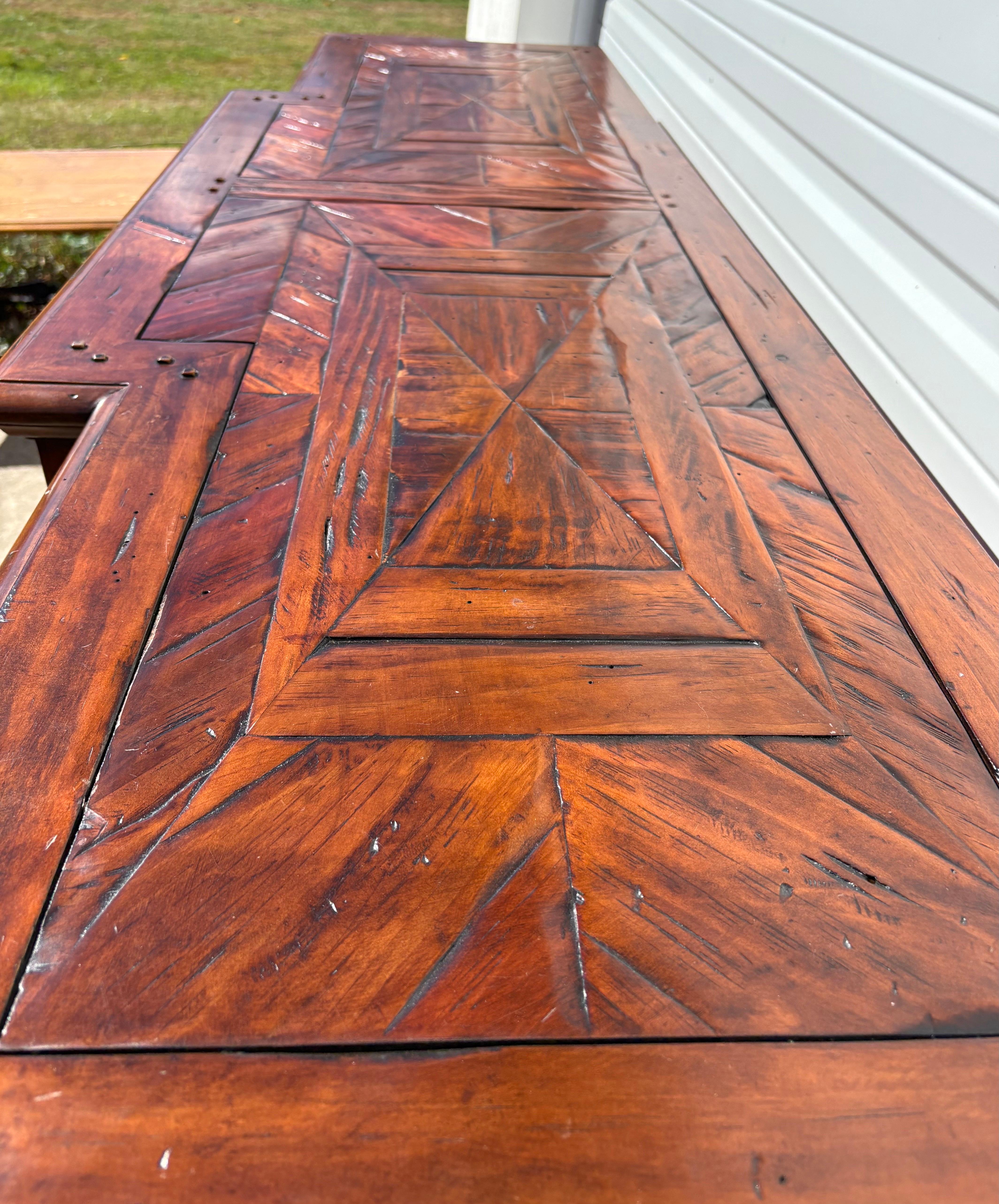 Handgefertigte Anrichte aus spanischer Kiefer von Hooker Furniture im Angebot 3