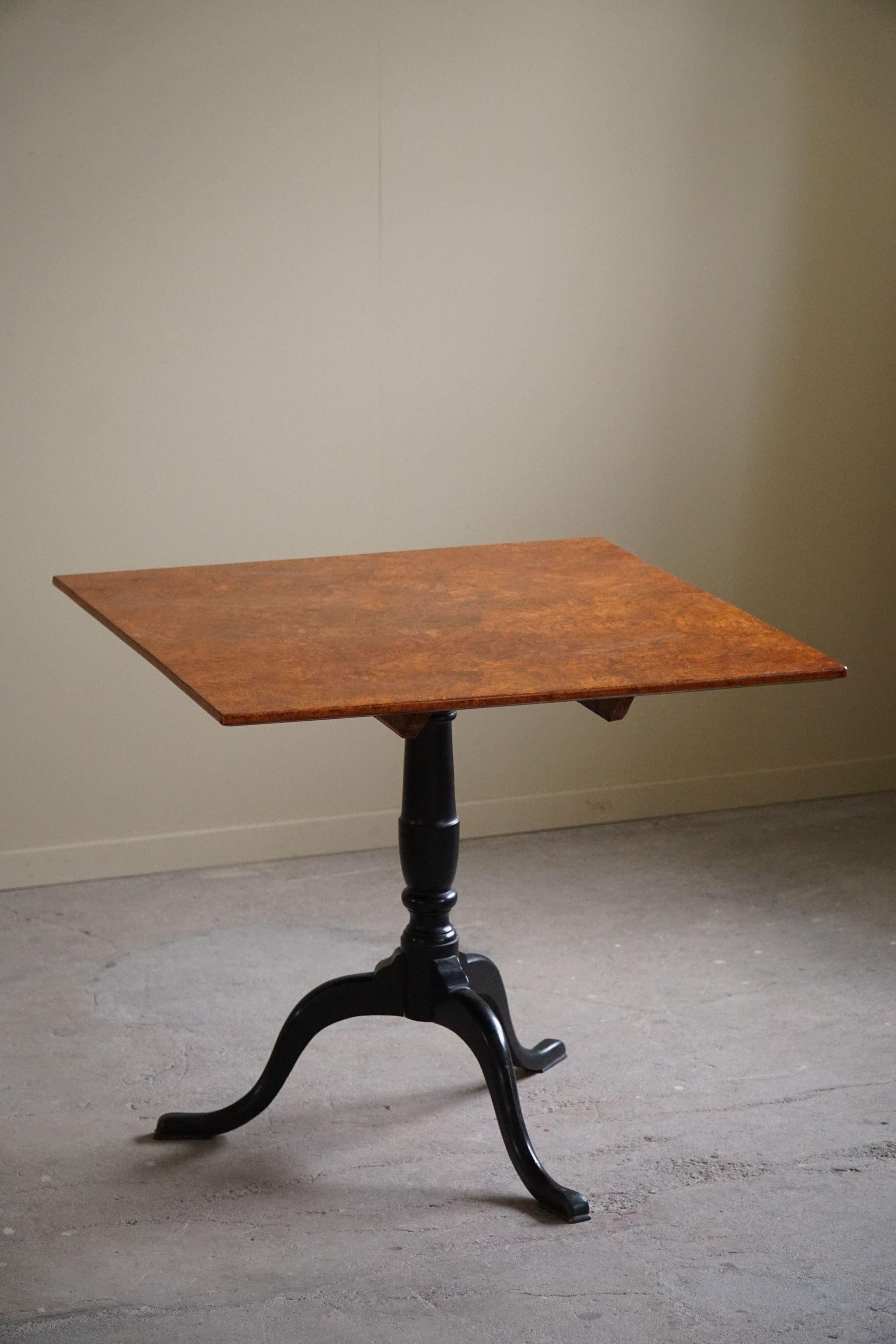Handcrafted Square Antique Drop Leaf Table in Burl Wood, Swedish, 19th Century For Sale 2