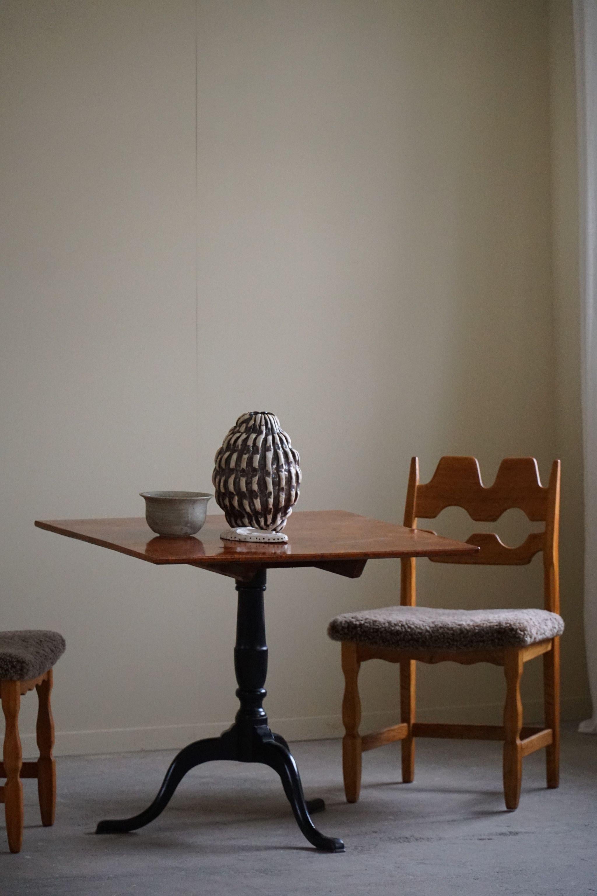 Handgefertigter quadratischer antiker klappbarer Tisch aus Wurzelholz, schwedisch, 19. Jahrhundert im Angebot 3