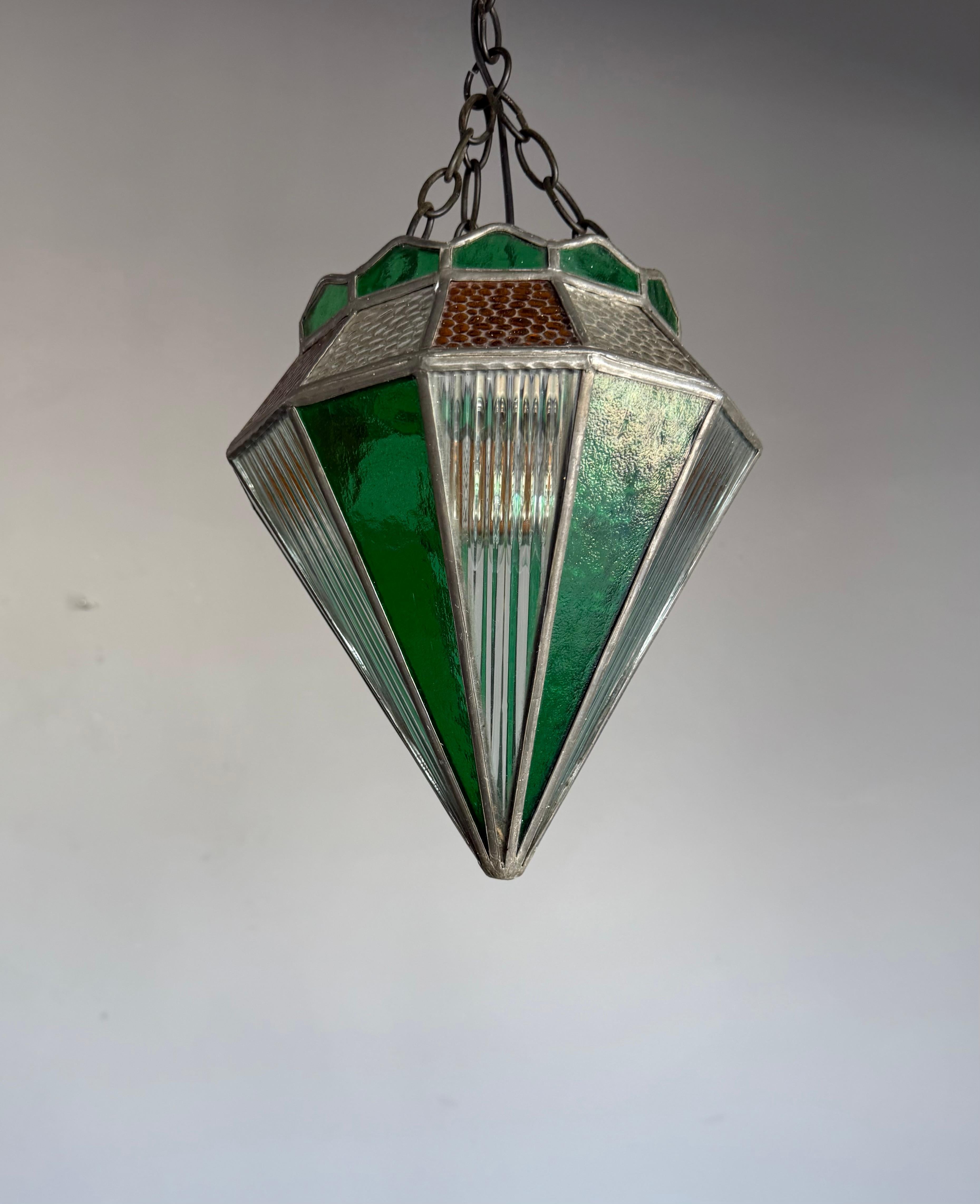 Pendentif en verre Stained Glass Art Deco fabriqué à la main Diamant Design & Great Colors en vente 1
