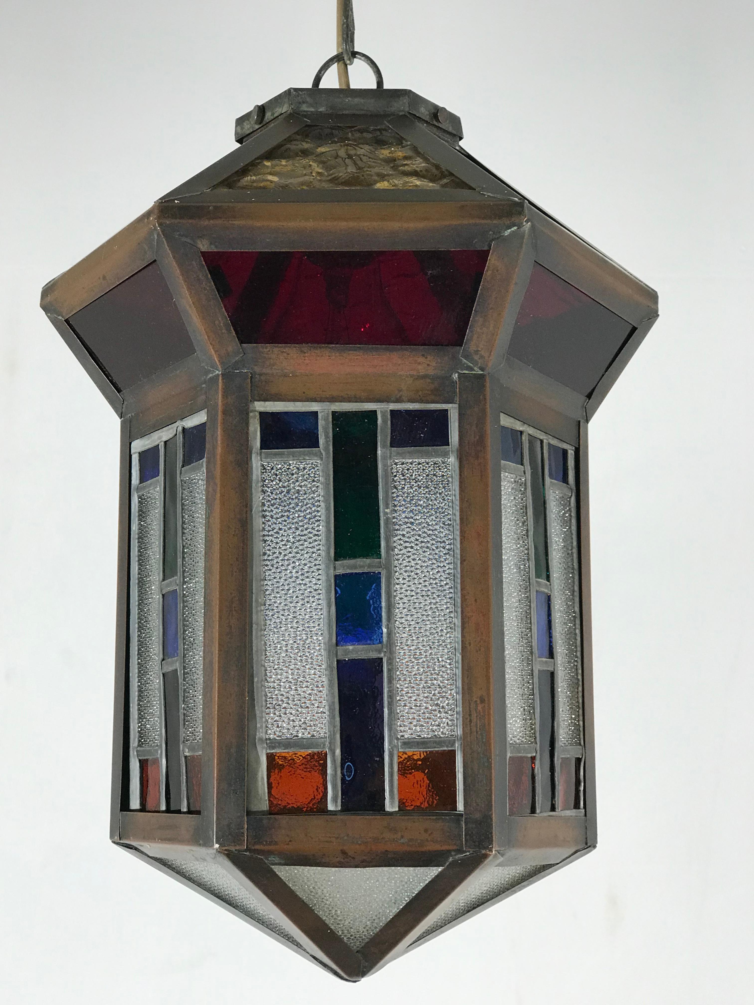 Wonderful ceiling lamp for the perfect ambiance.

If you are looking for a rare, beautiful and geometric design Art Deco pendant then this unique specimen from the 1920s could be the one for you. This symmetrical pendant has several stunning,