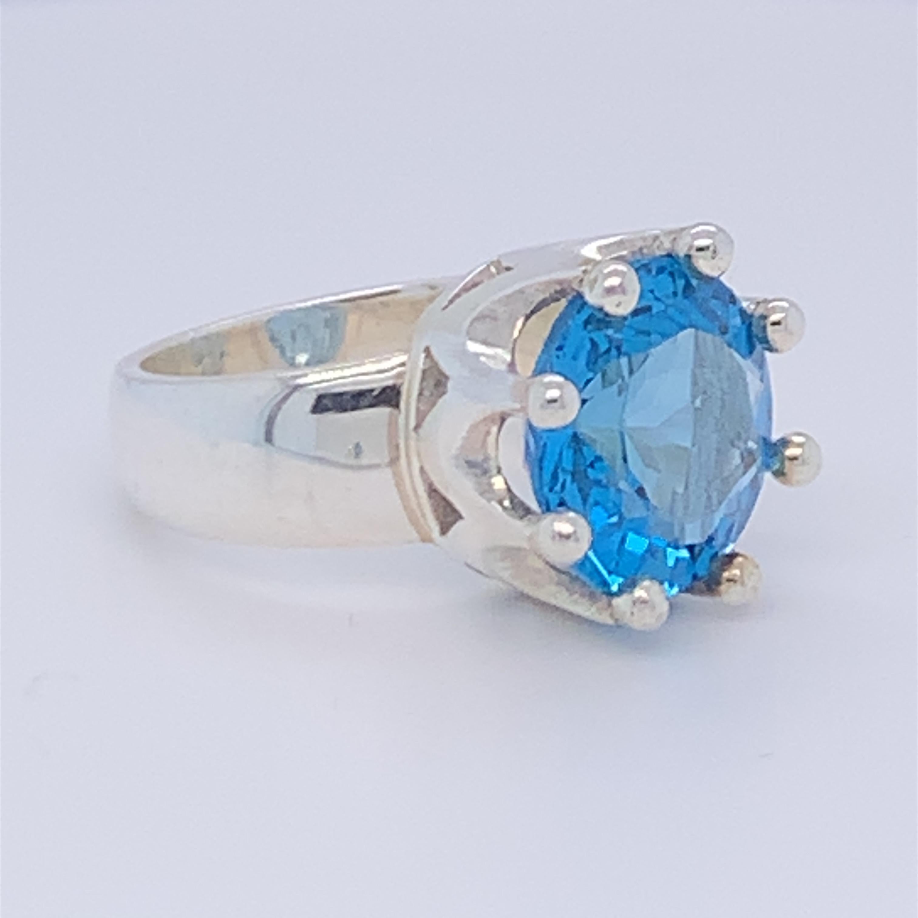 Handcrafted Sterling Silver Crown Design Blue Topaz Ring For Sale 2