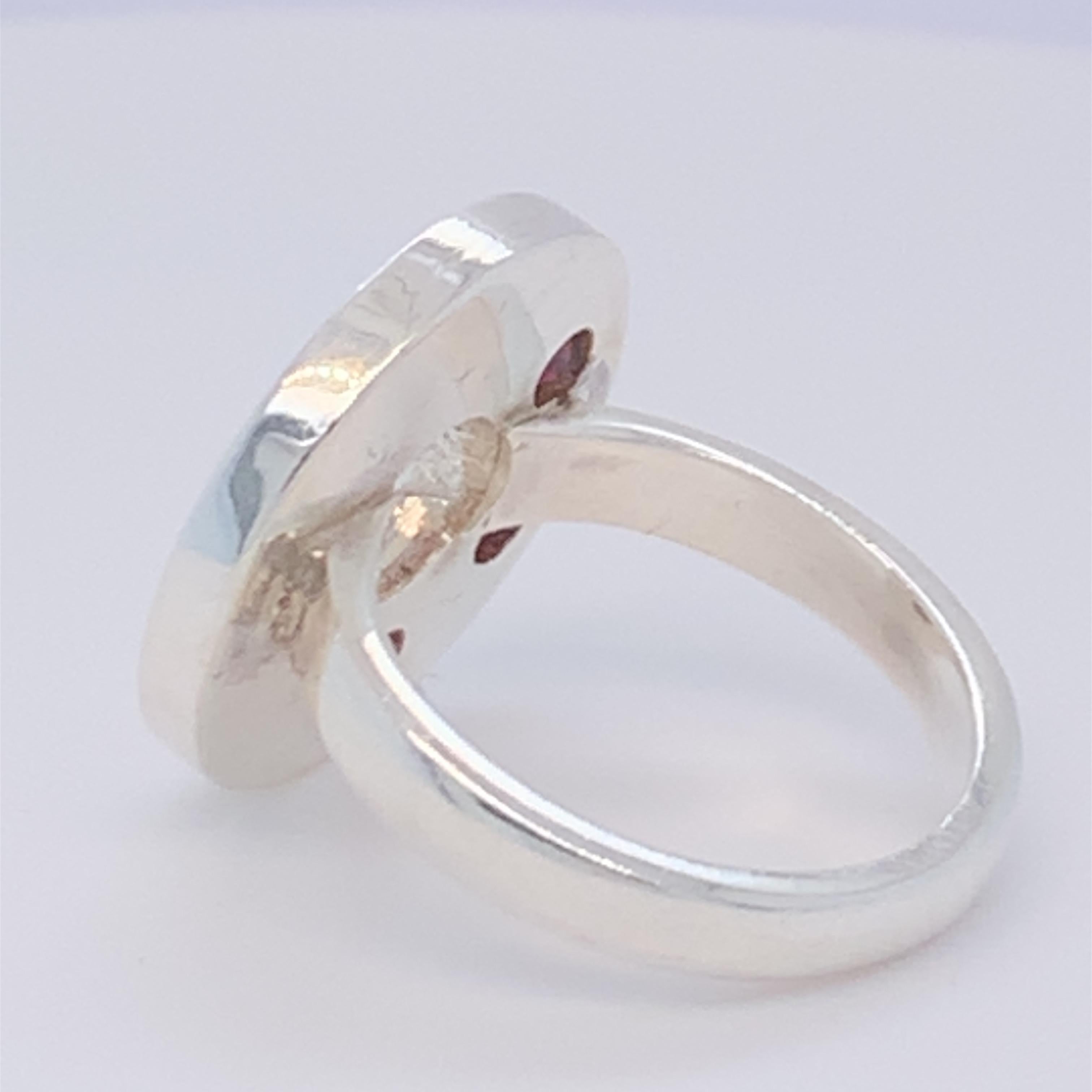 Handgefertigter Sterlingsilber-Ring mit Granat im Scheibendesign im Angebot 5