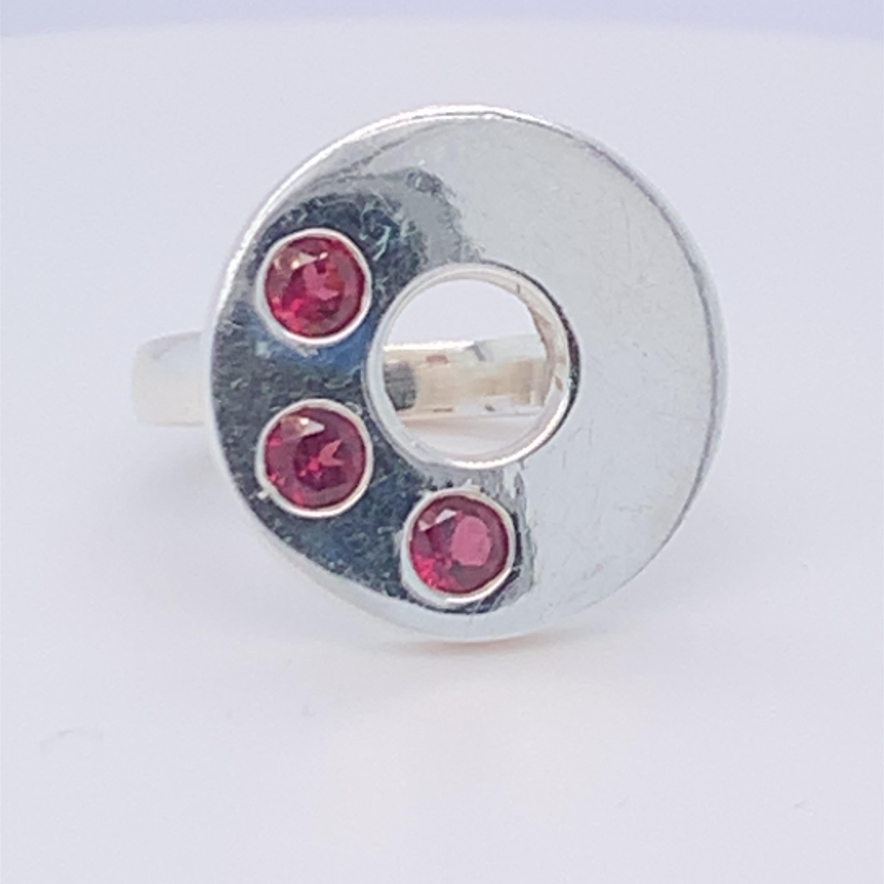 Round Cut Handcrafted Sterling Silver Disc Design Garnet Sterling Silver Ring For Sale