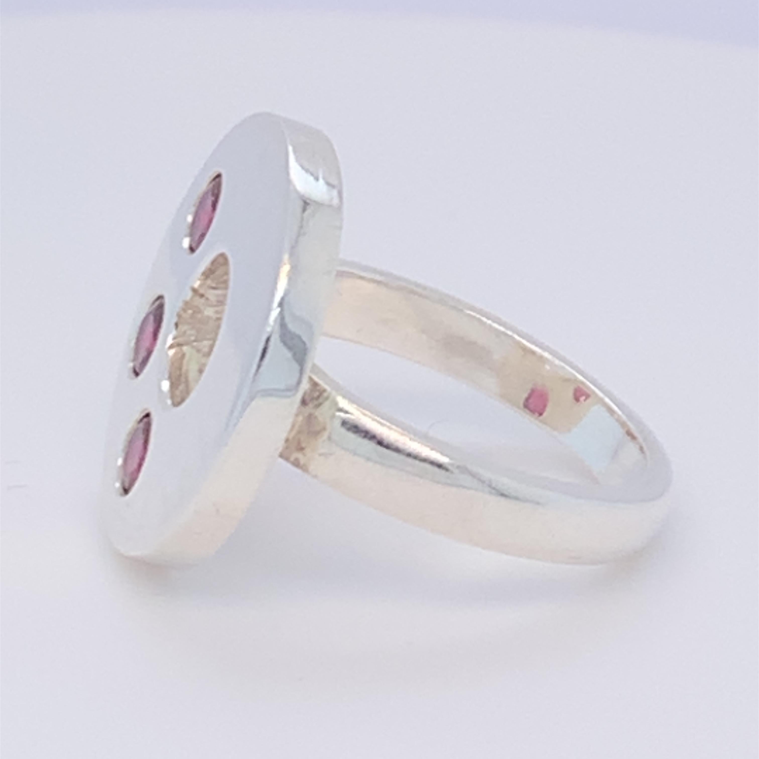 Handcrafted Sterling Silver Disc Design Garnet Sterling Silver Ring In New Condition For Sale In Trumbull, CT