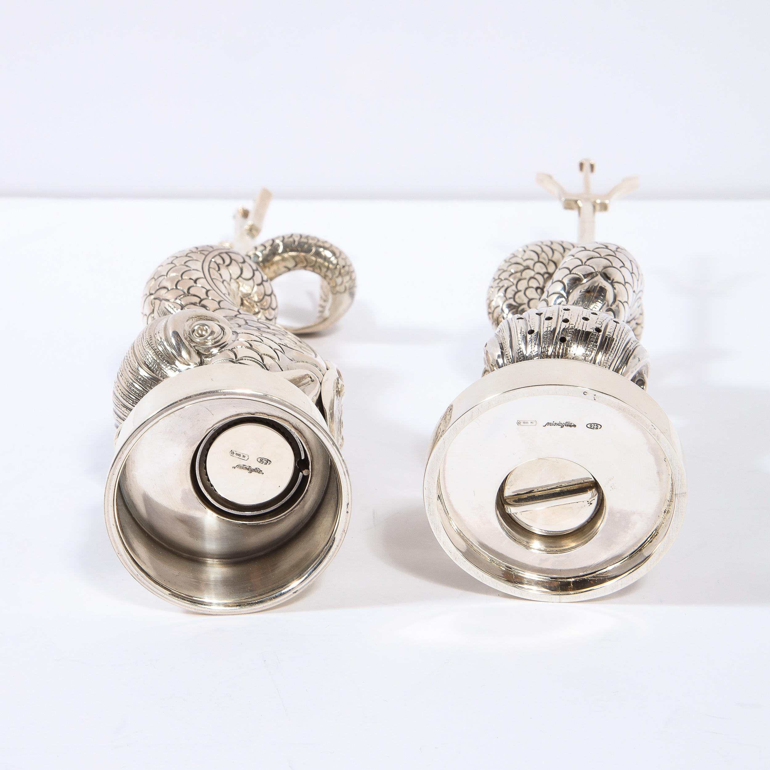 Salero y pimentero artesanales de plata de ley con forma de delfín Firmado Missiaglia en venta 1