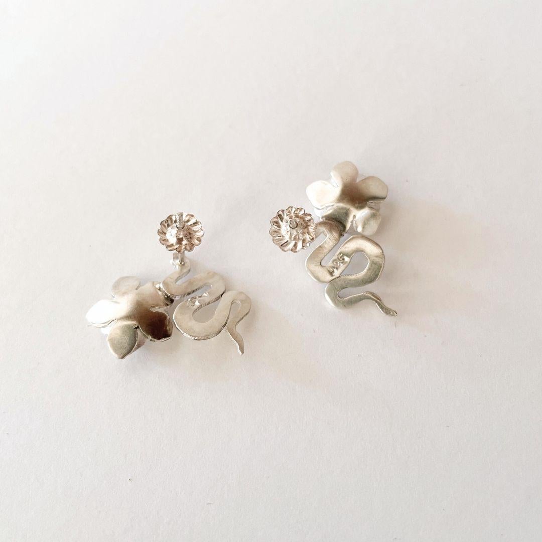 Dolores Ortega Snake and Flower Earrings Handcrafted in Sterling Silver im Angebot 3