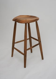 Taburete artesanal de cuatro patas Studio A de Fabian Fischer, Alemania 2023