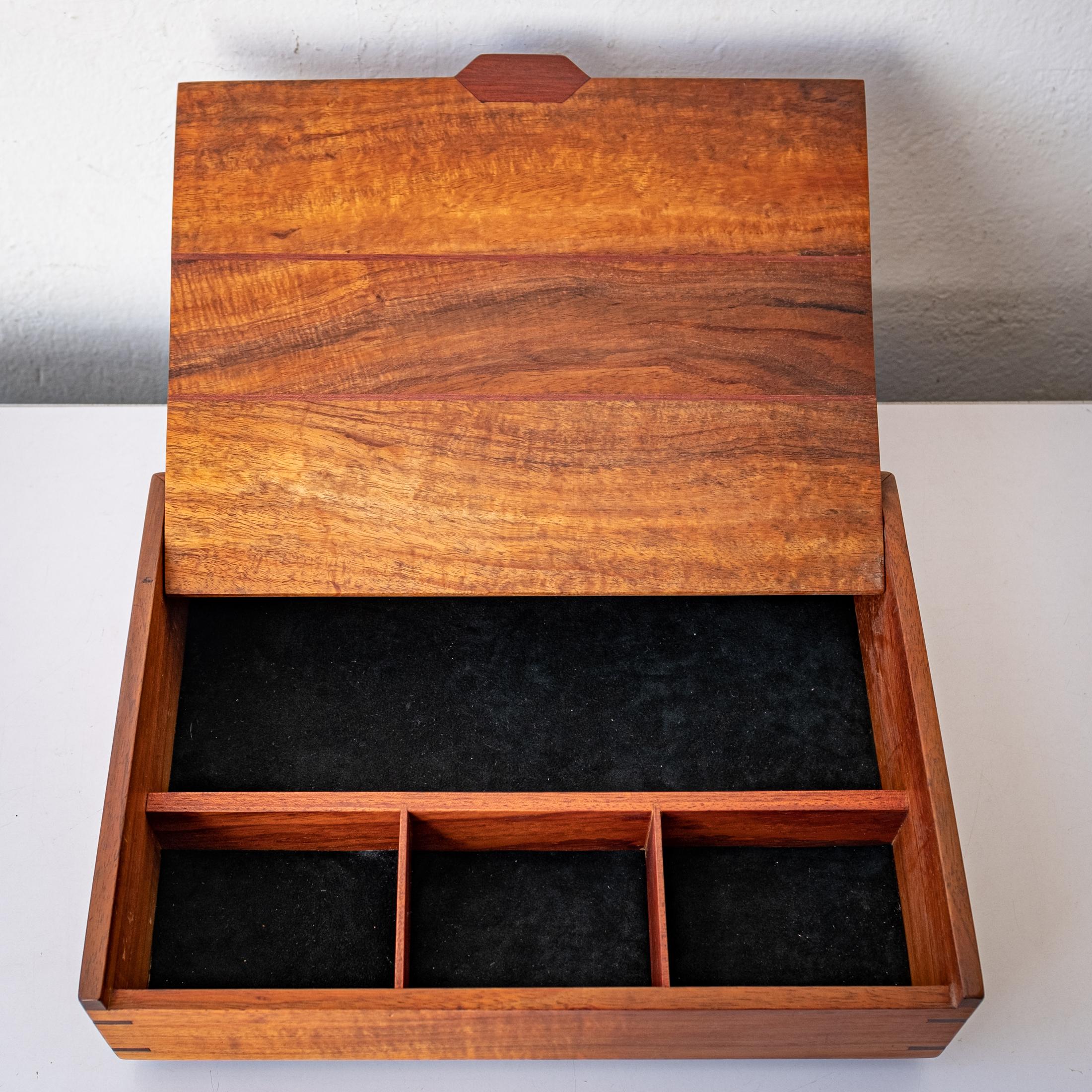 Handcrafted Studio Mixed Exotic Wood Jewelry Box In Good Condition In San Diego, CA