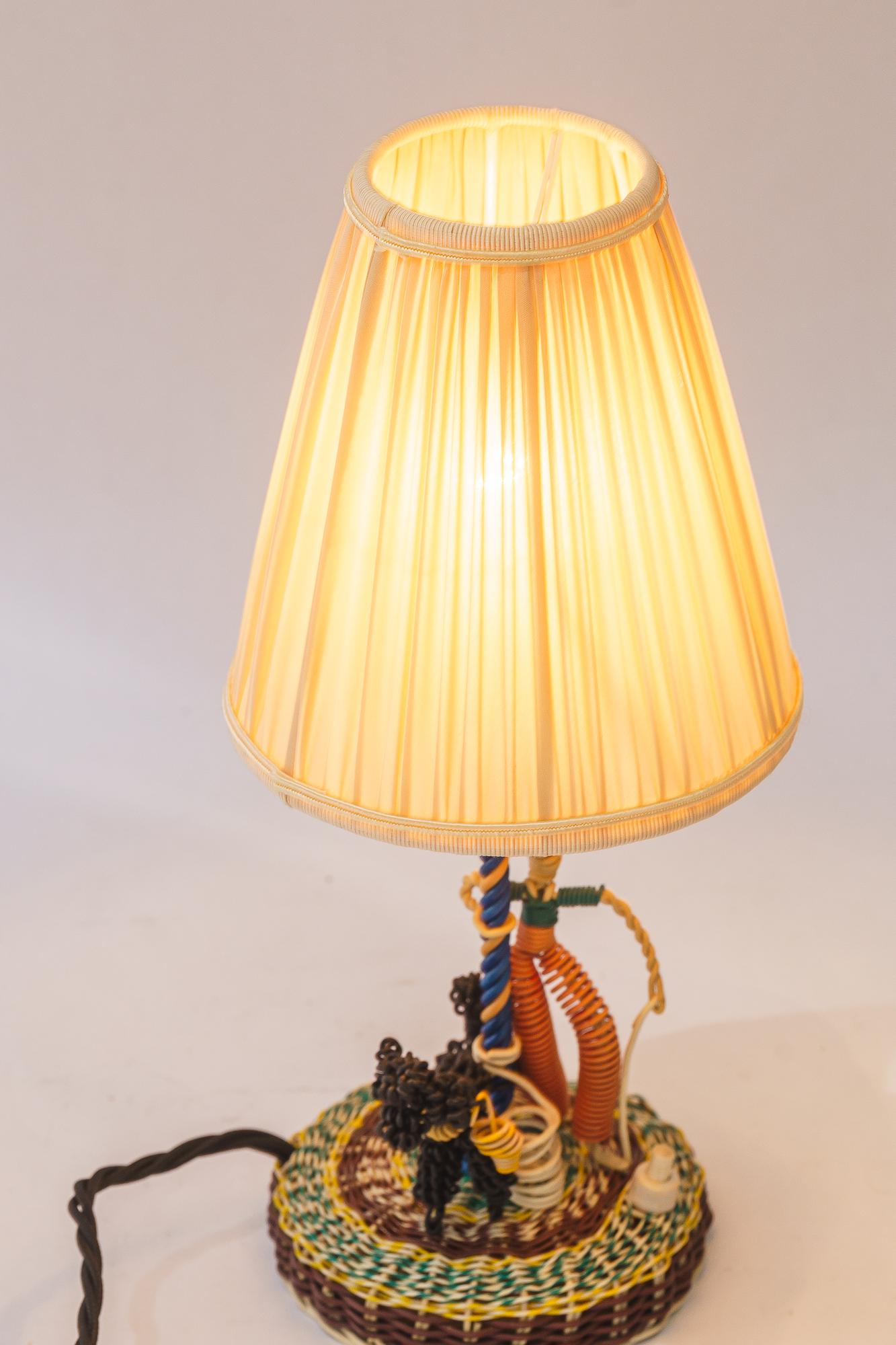 Handcrafted Tischlampe aus Draht wien um 1960s im Angebot 5