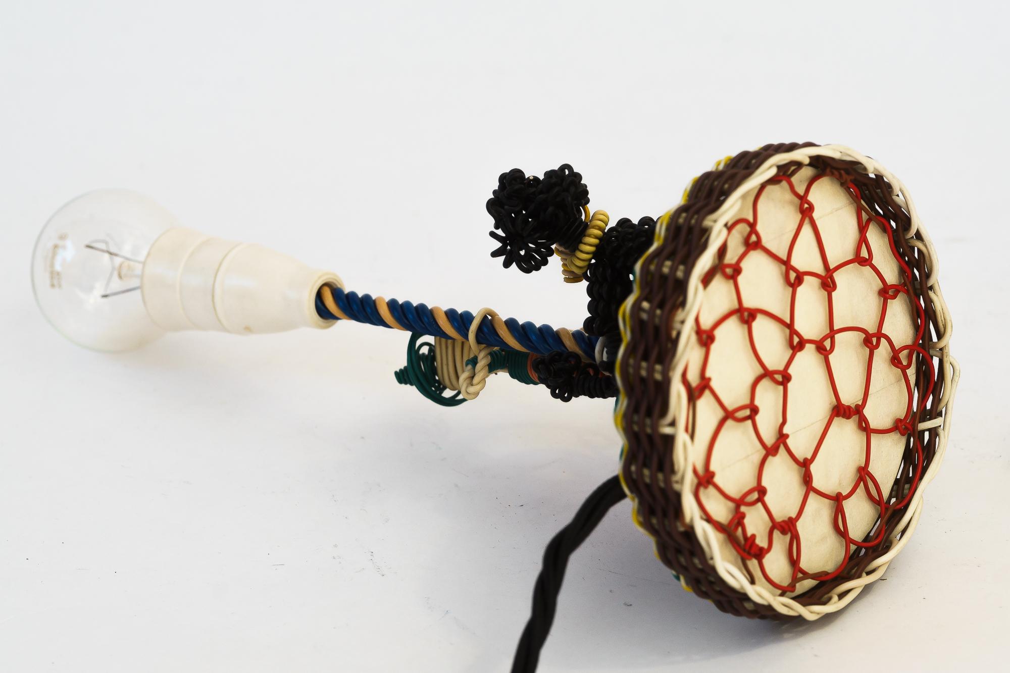 Handcrafted Tischlampe aus Draht wien um 1960s im Angebot 9