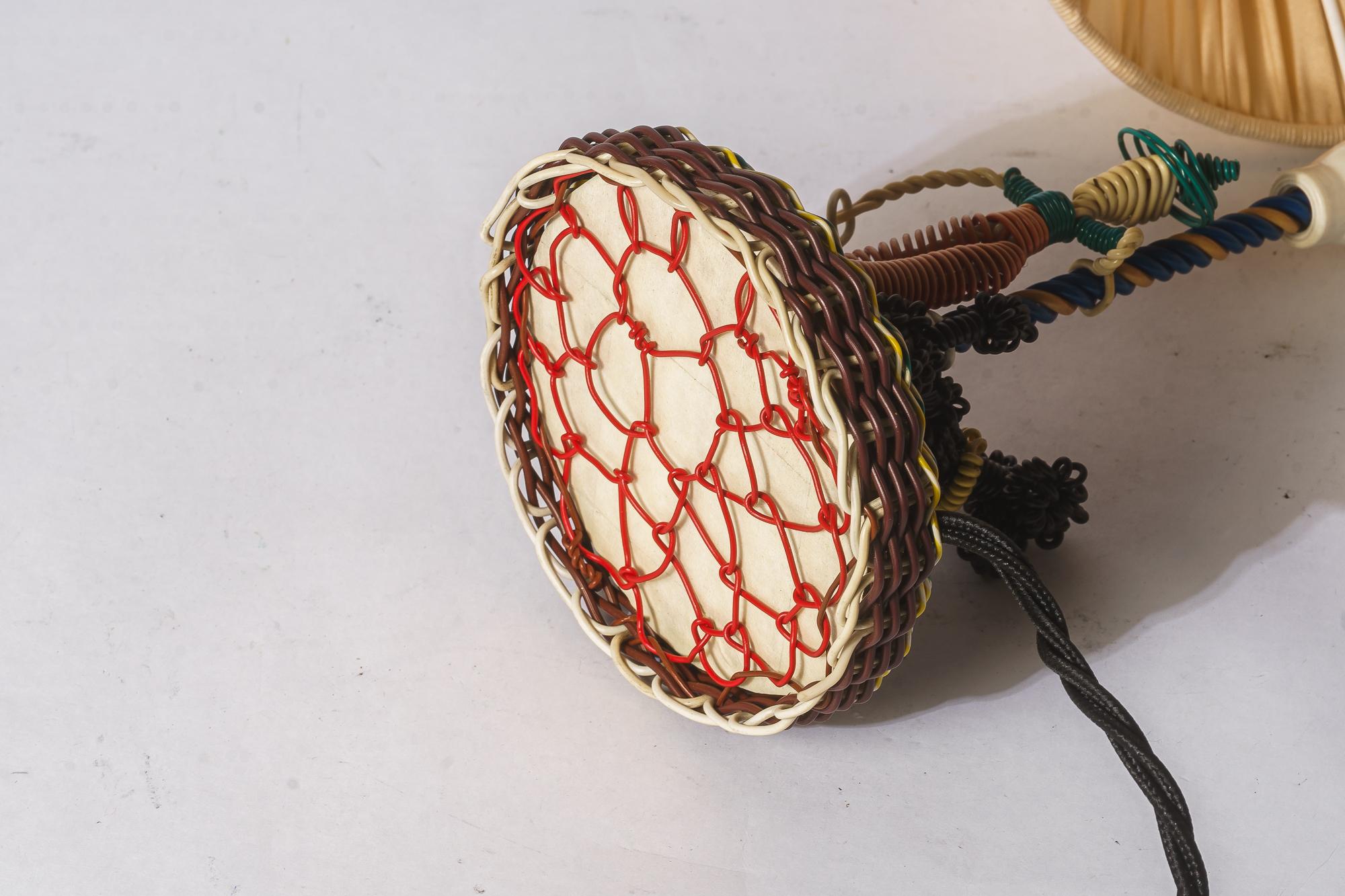 Handcrafted Tischlampe aus Draht wien um 1960s im Angebot 13