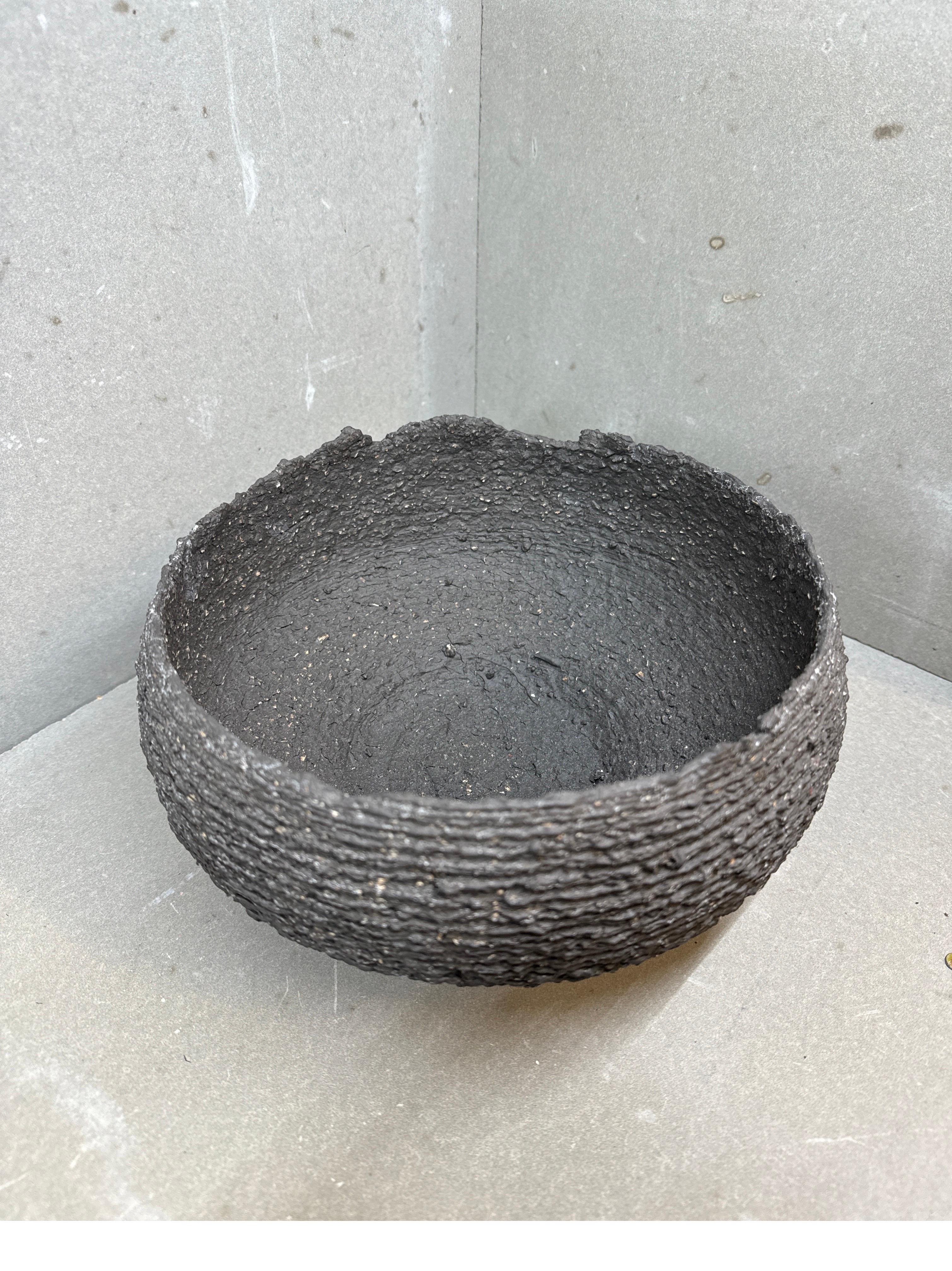 Fatto a mano Vaso scultoreo a strati - Forma di terra Wabi-Sabi fatta a mano in argilla in vendita