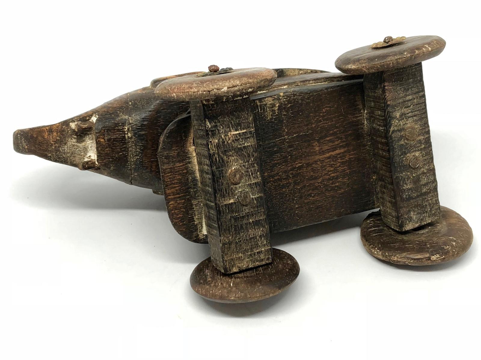 Éléphant thaïlandais en bois sculpté, fabriqué à la main, vers les années 1950 Bon état à Nuernberg, DE