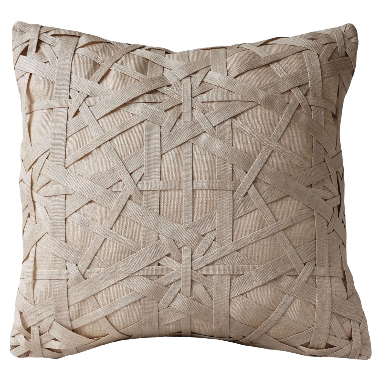 Handgefertigter T'nalak Bituon Weave Kissenbezug aus hellem Sand