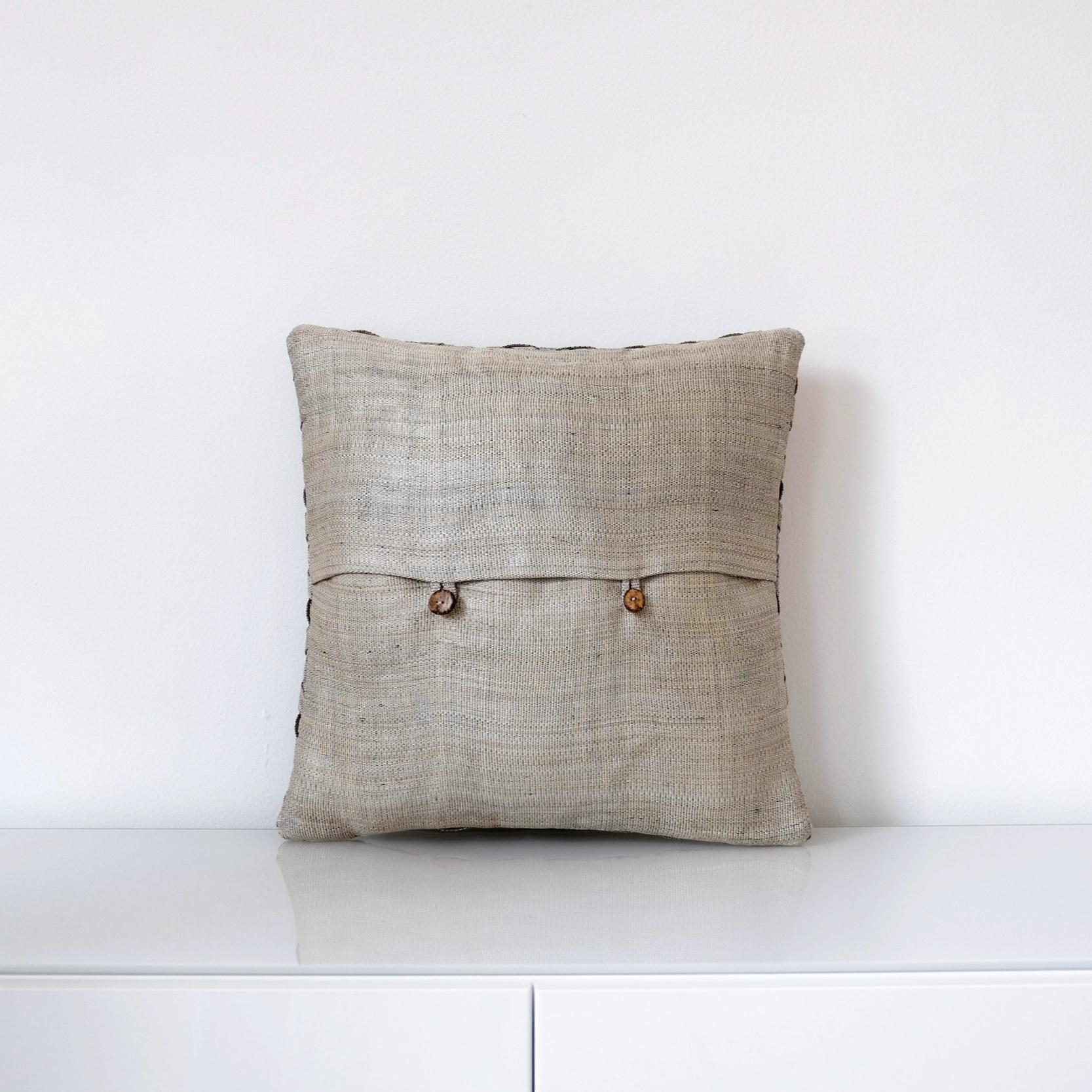 Hand-Woven Handcrafted T'nalak Diamond Small Weave Cushion Cover in Light Grey For Sale