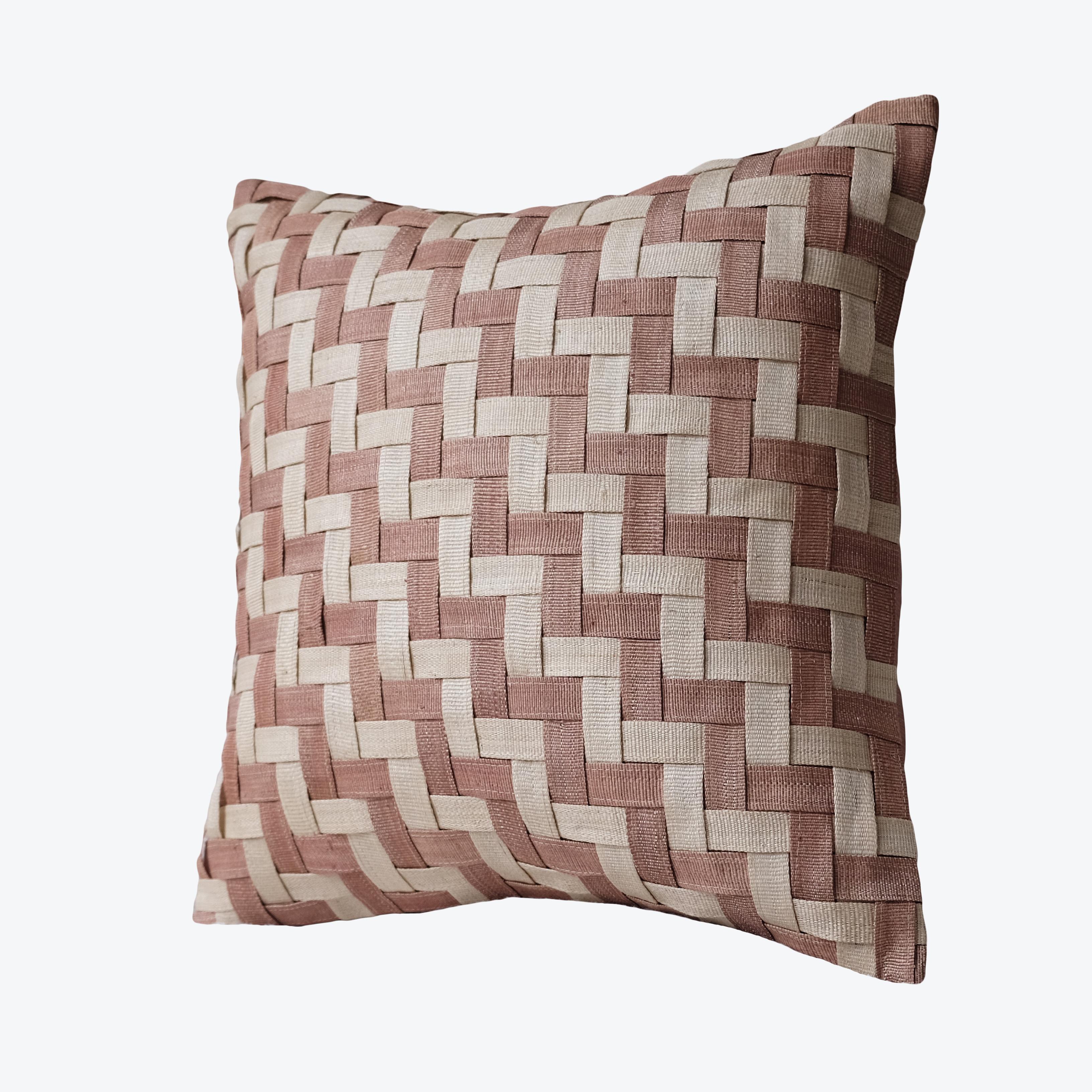 Handcrafted cushion cover made with naturally dyed and delicately woven T’nalak cloth from Abaca fibres and fastened with coconut shell buttons
Colour: light sand and rust

Measures 50 x 50 cm
19.7 x 19.7in
Recommended cushion filler: 61 x 61