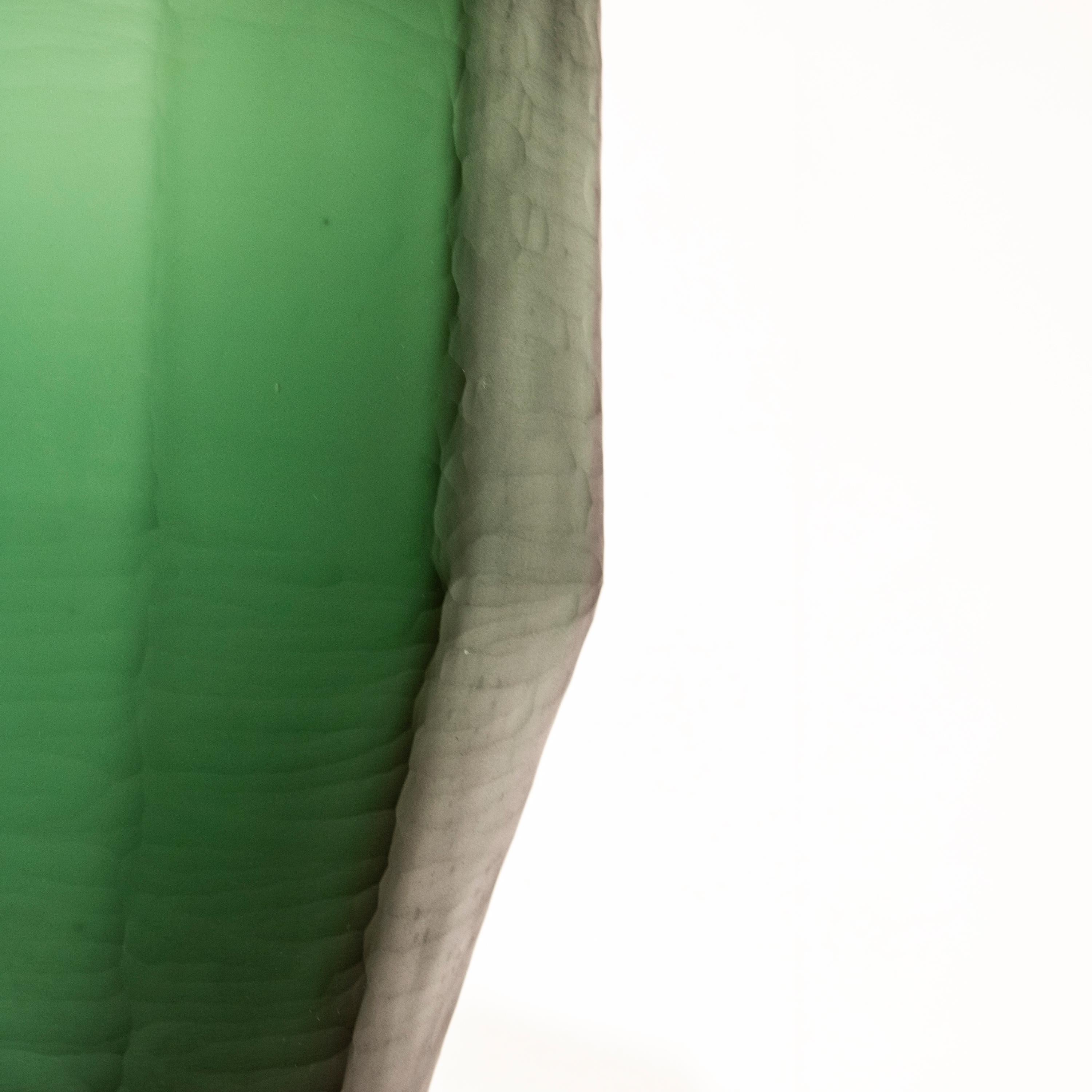 Handcrafted Translucid Green Color Glass Vase, Italy, 2024 In Good Condition For Sale In Madrid, ES