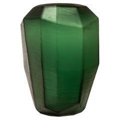 Vase en verre vert translucide fabriqué à la main, Italie, 2024