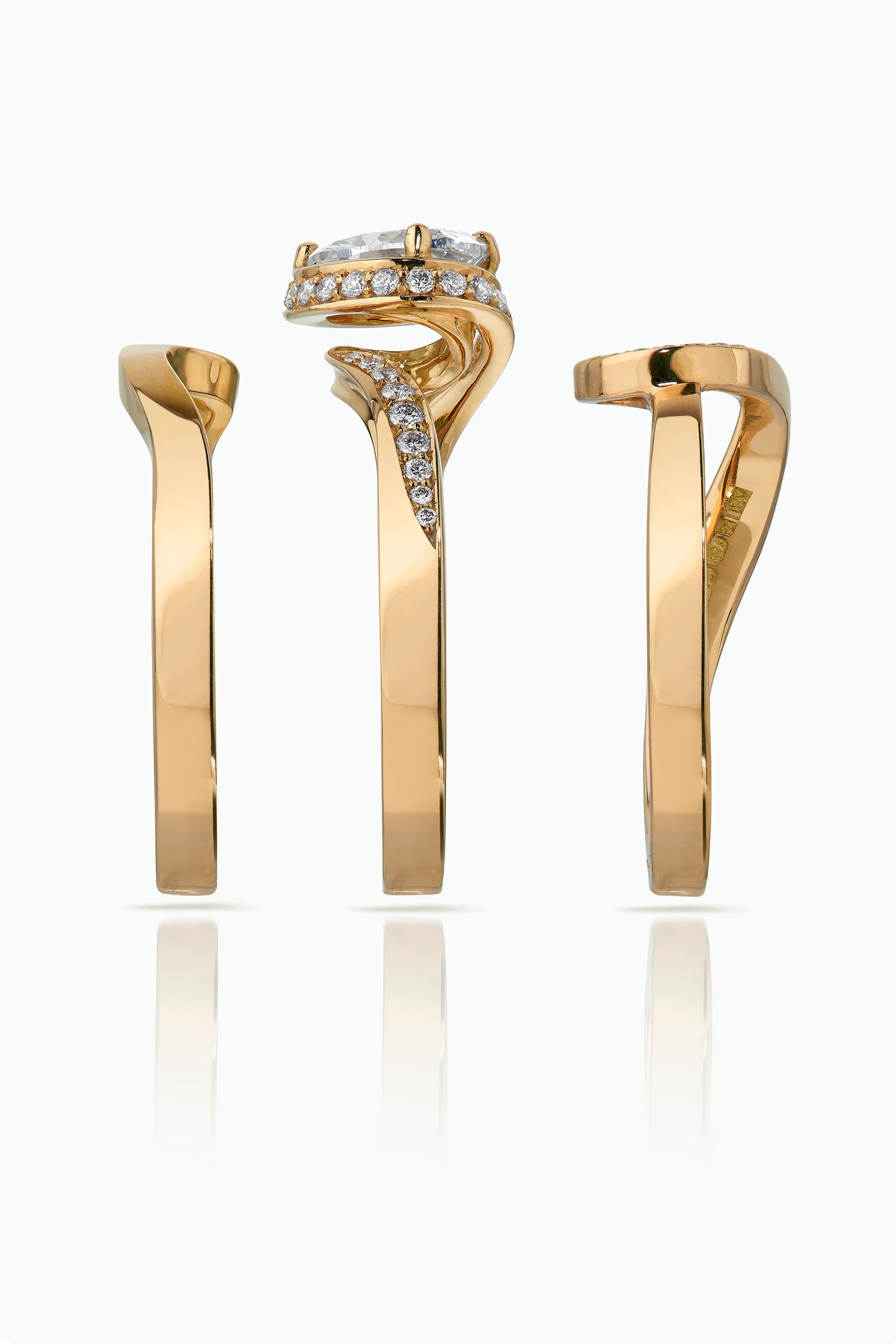 Im Angebot: 18K Gelbgold Verlobungs-, Hochzeits- und Ewigkeitsring Trio - zusammen stapeln () 4