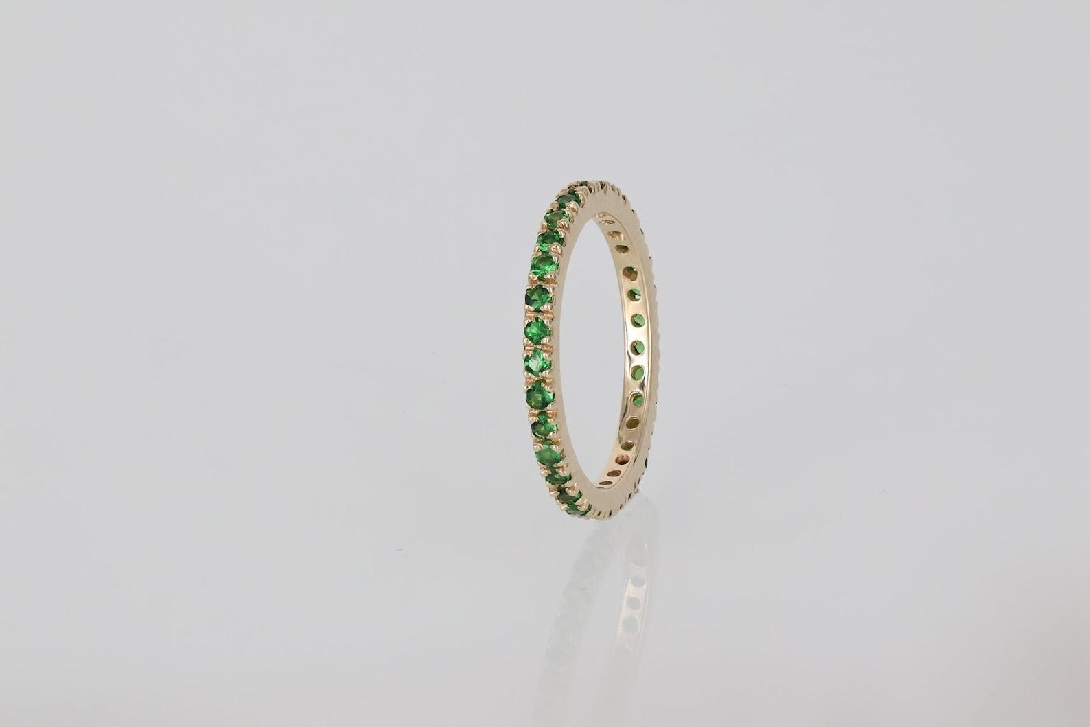 Anillo Artesanal Tsavorita Oro 14k Piedra Preciosa Anillo de Compromiso Eternidad Verde . en venta 3