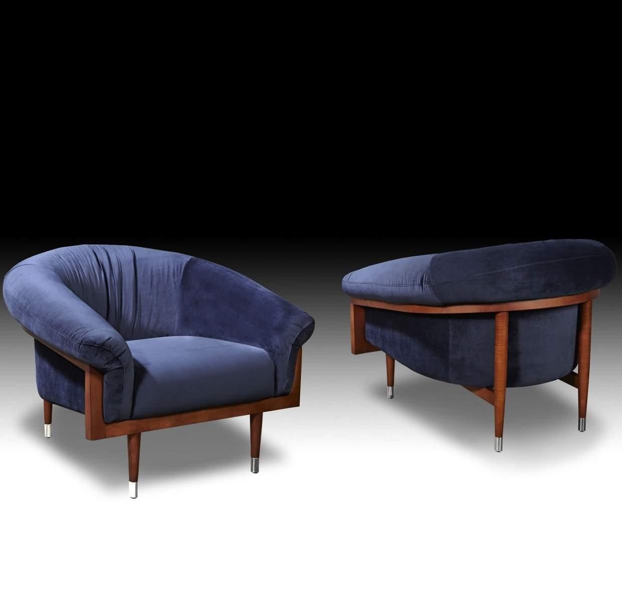 Hand Tailored Armchair In Darkened Oak & Blue Velvet. In New Condition For Sale In New York, NY