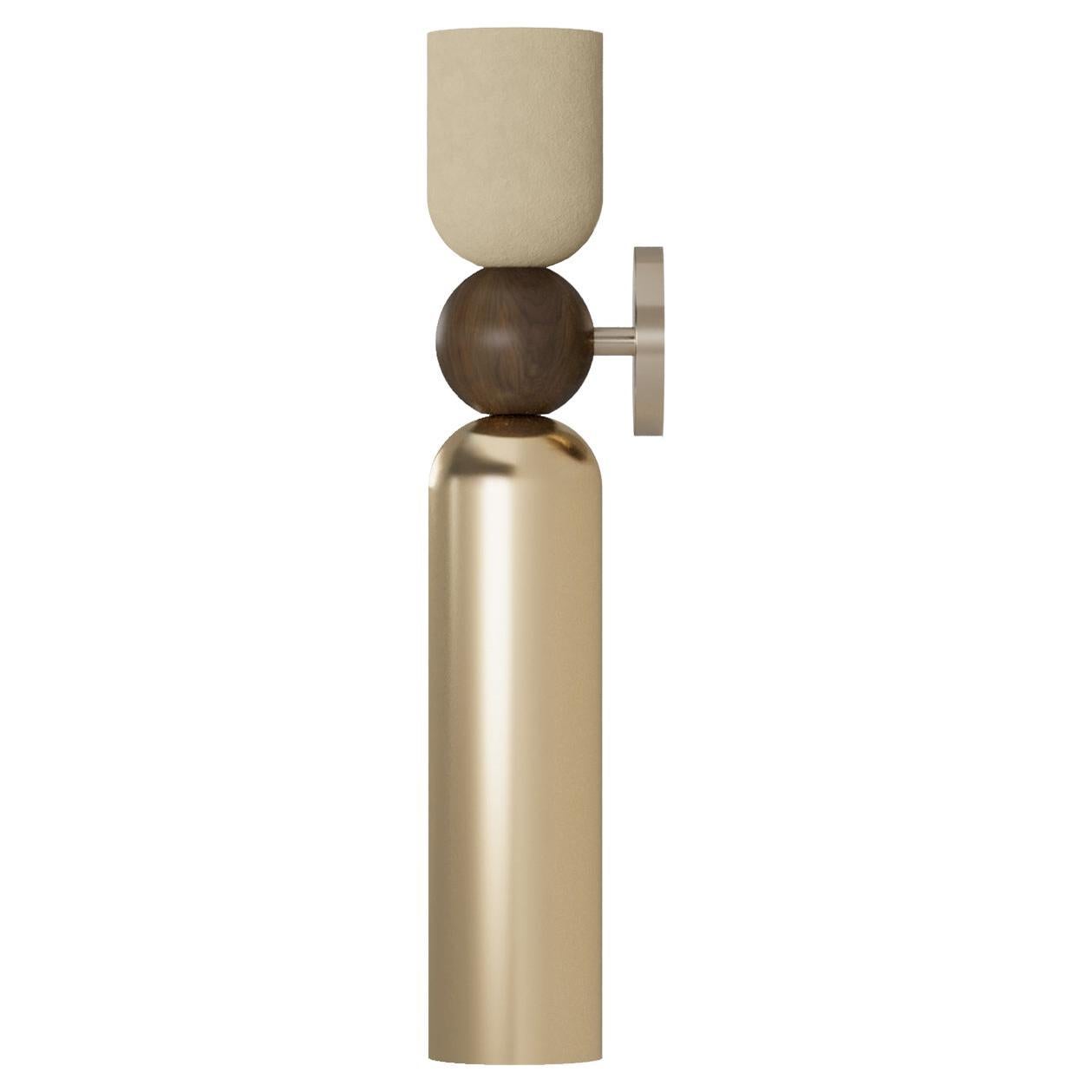 Portoghese Lampada da parete Tubi in ottone lucido e sfera in noce, realizzata a mano da Nolita Harbour in vendita