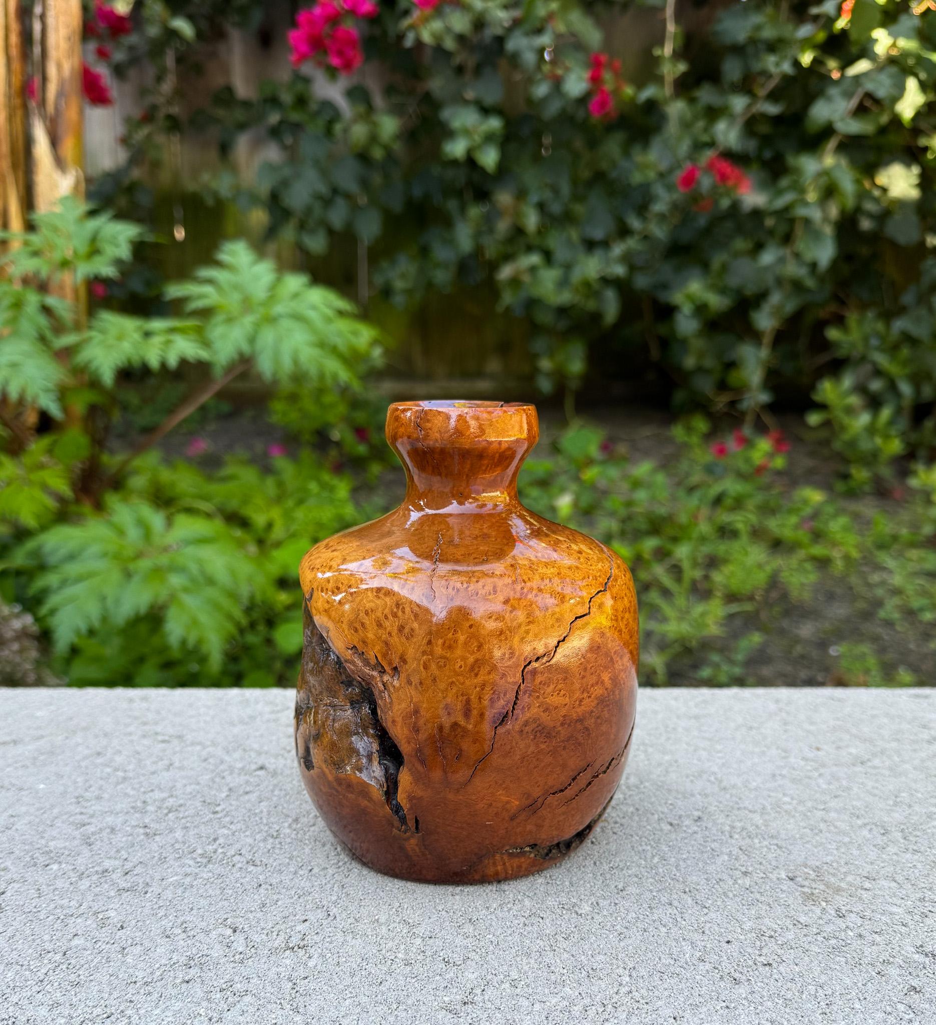 Vaso in legno di radica tornito lavorato a mano, 20° secolo in vendita 9