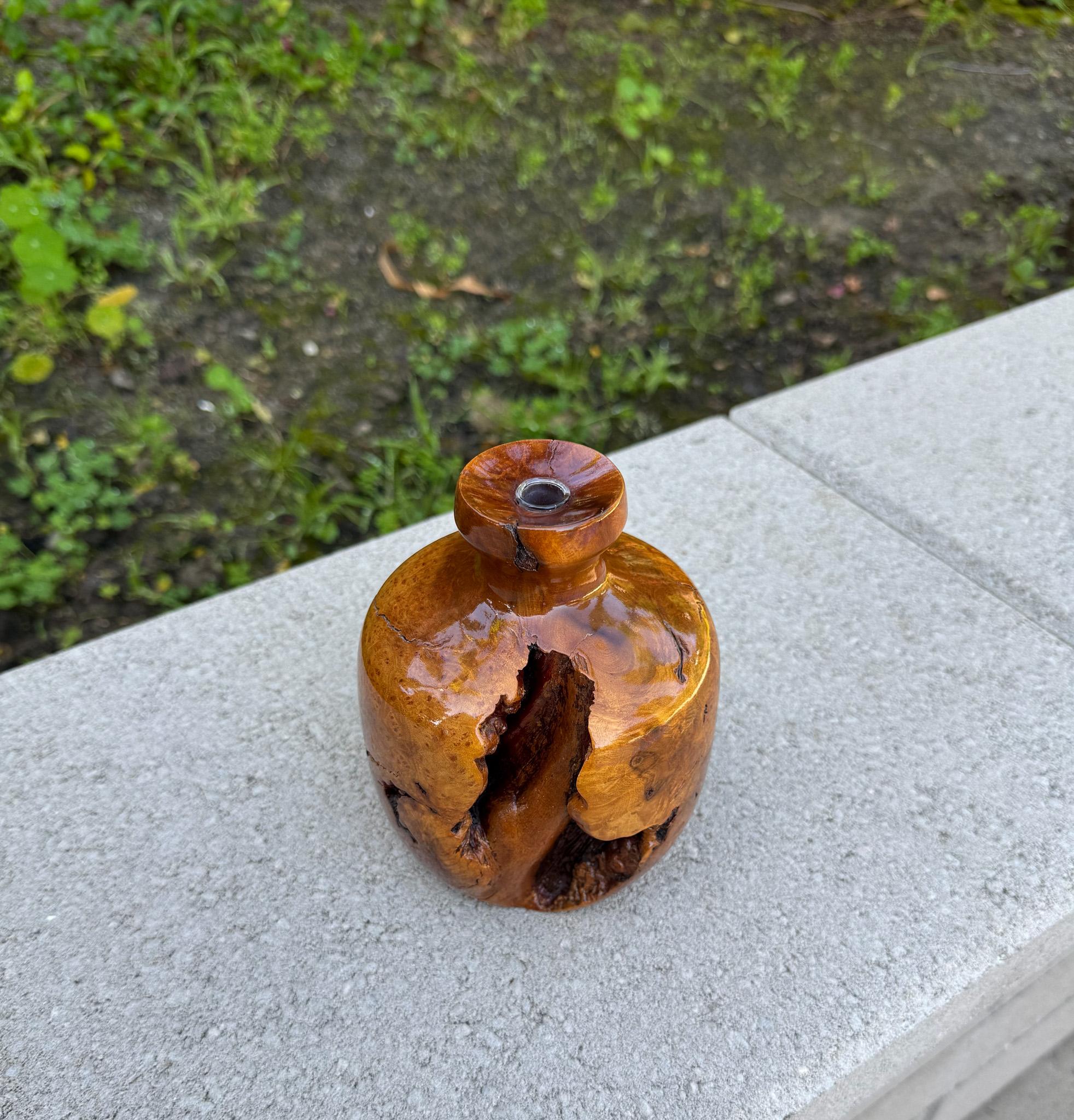 Tornito Vaso in legno di radica tornito lavorato a mano, 20° secolo in vendita