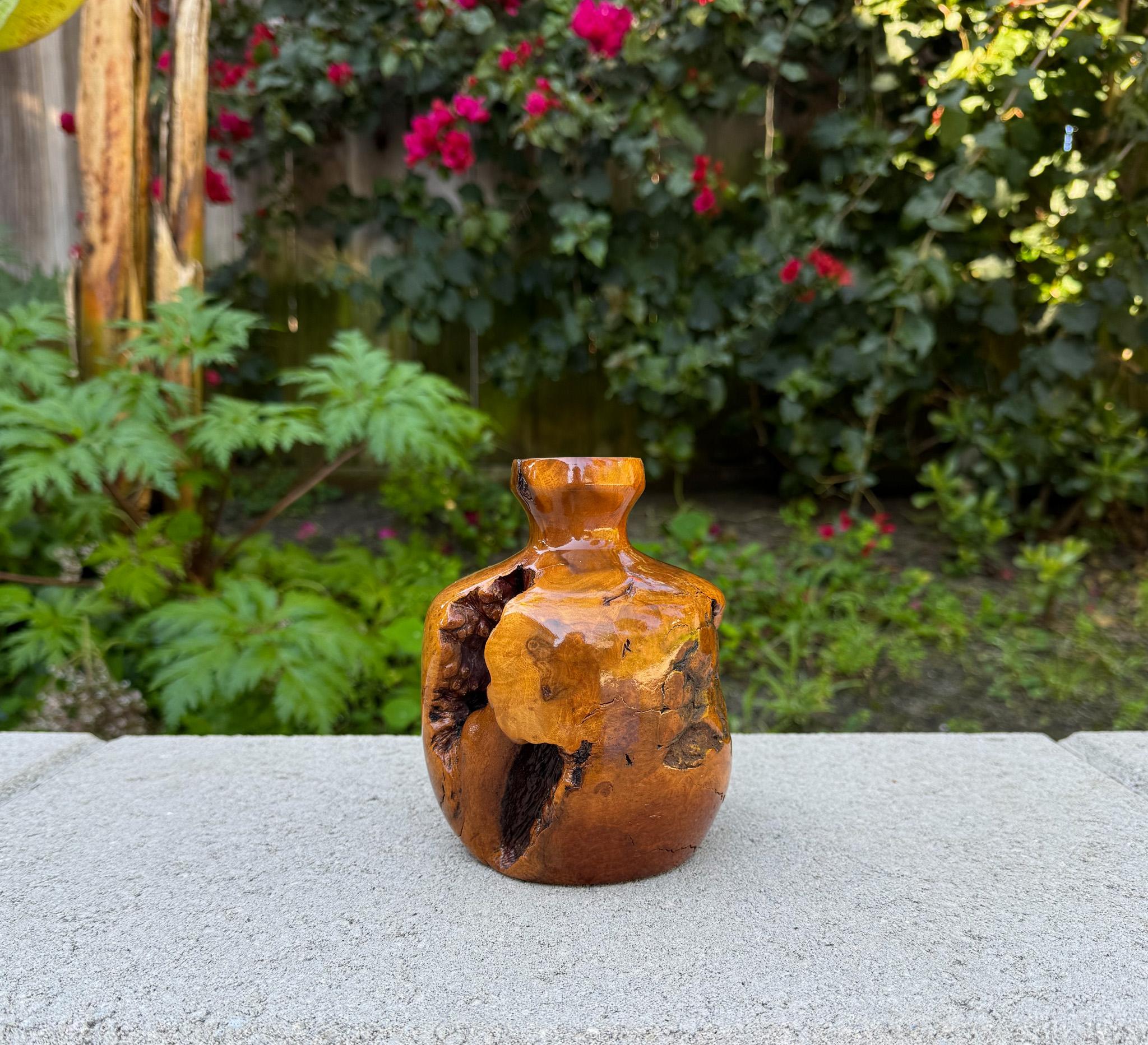 Vaso in legno di radica tornito lavorato a mano, 20° secolo in vendita 3