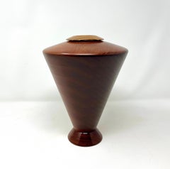 Handgefertigte skulpturale Vase aus gedrechseltem Holz von Lloyd Cheney, 2002