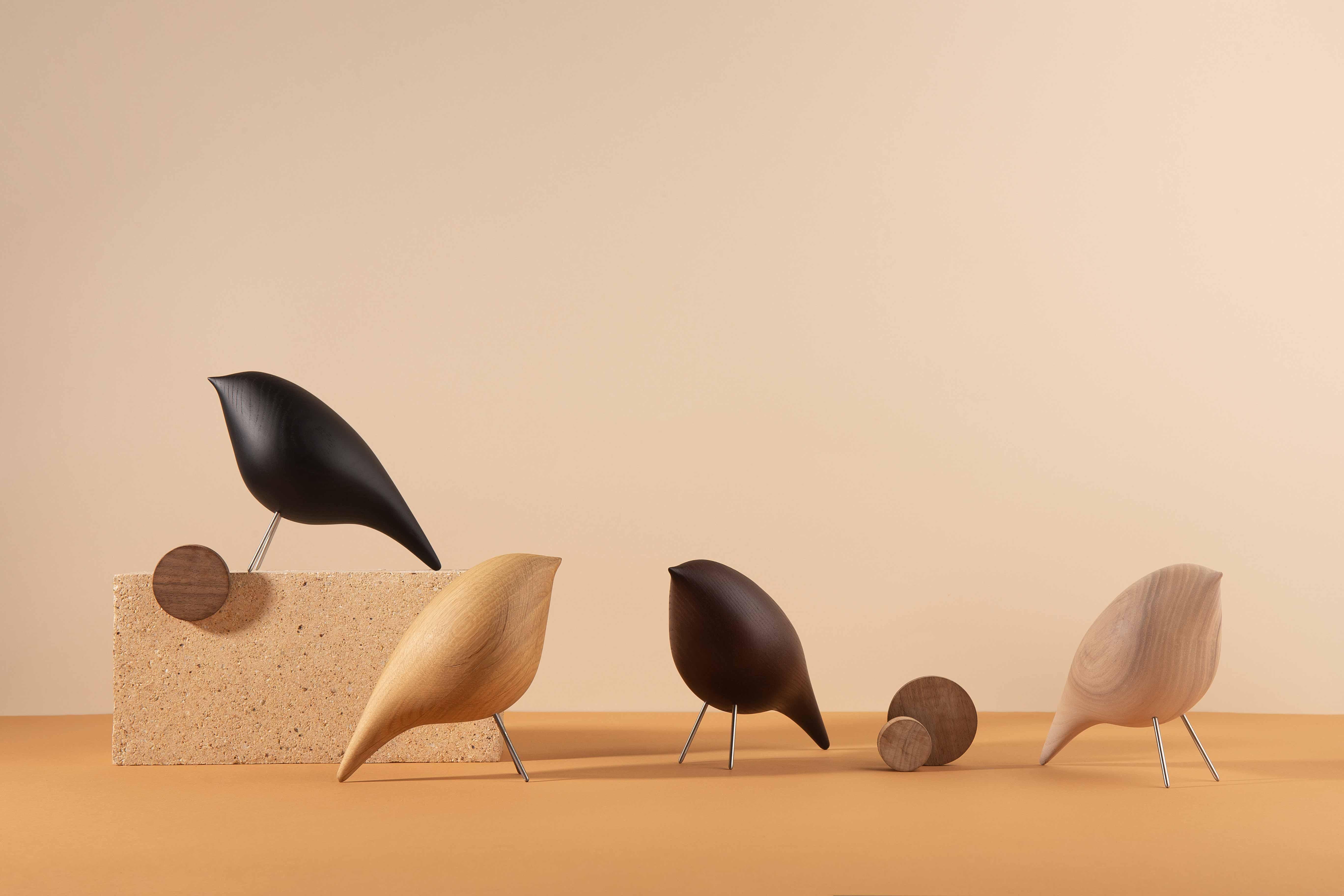 Fait main Oiseau décoratif Tweety CS3 en bois de frêne noir, fabriqué à la main par NOOM en vente