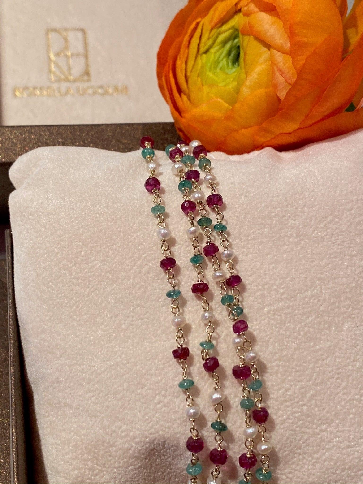 Collana artigianale con perline in oro giallo 18k con smeraldo di 3 carati e granato in vendita 1