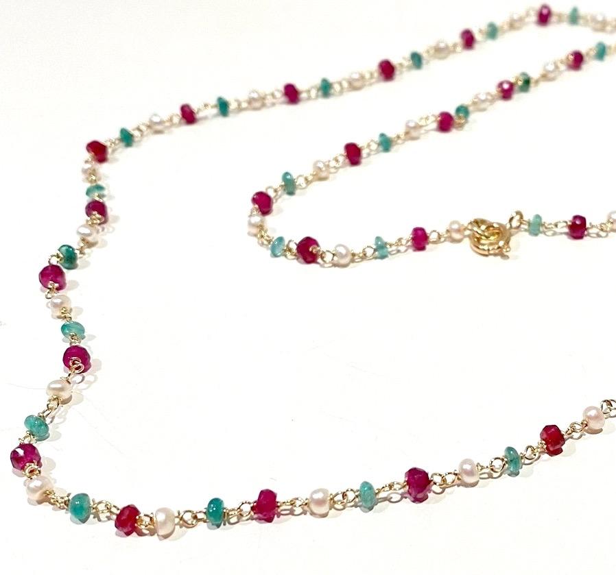 Handgefertigte Ugolini 3 Karat Smaragde 18 Karat Gelbgold Granate Perlenkette (Art déco) im Angebot