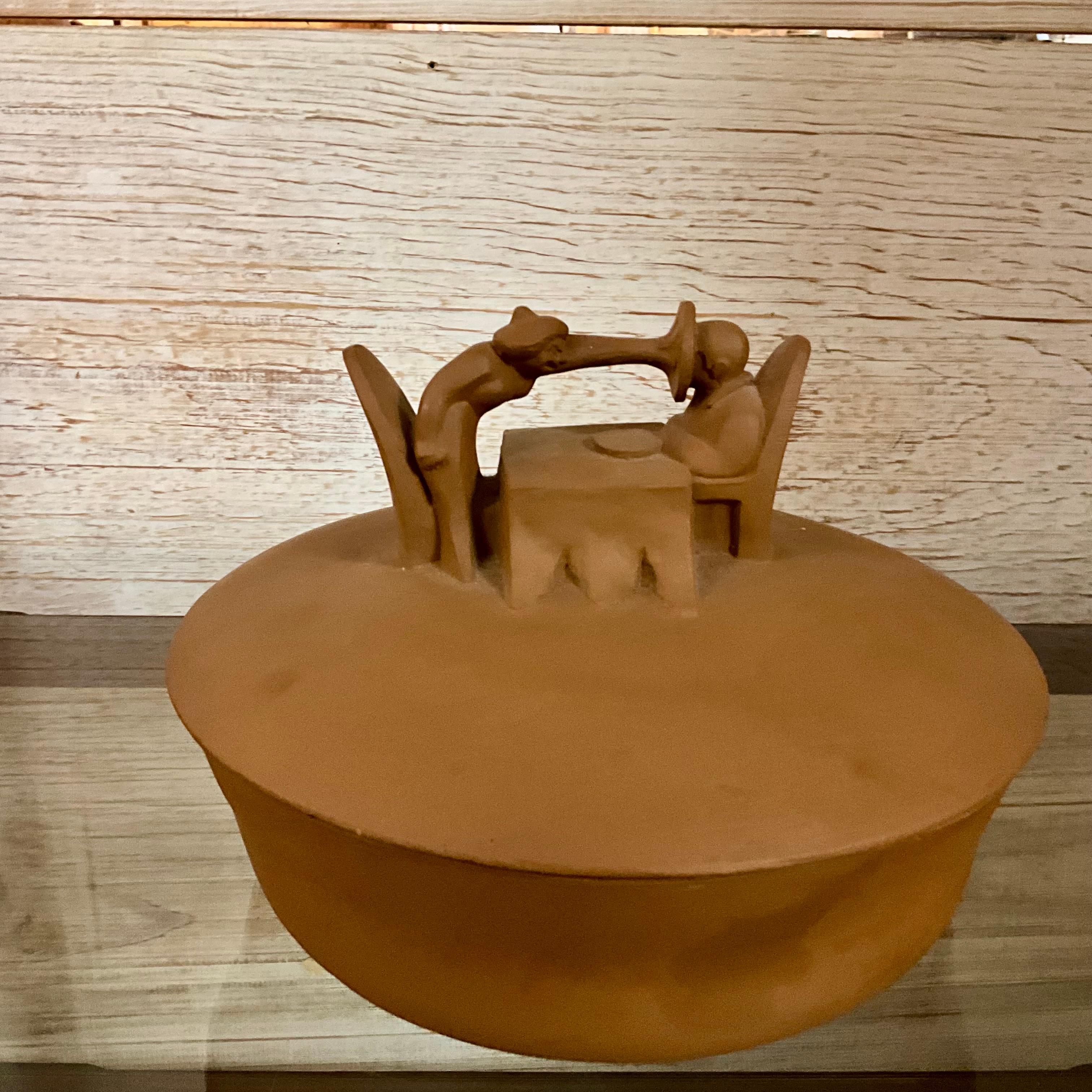 Handgefertigte Vintage Auflaufform von Montgomery Smith im Angebot 4